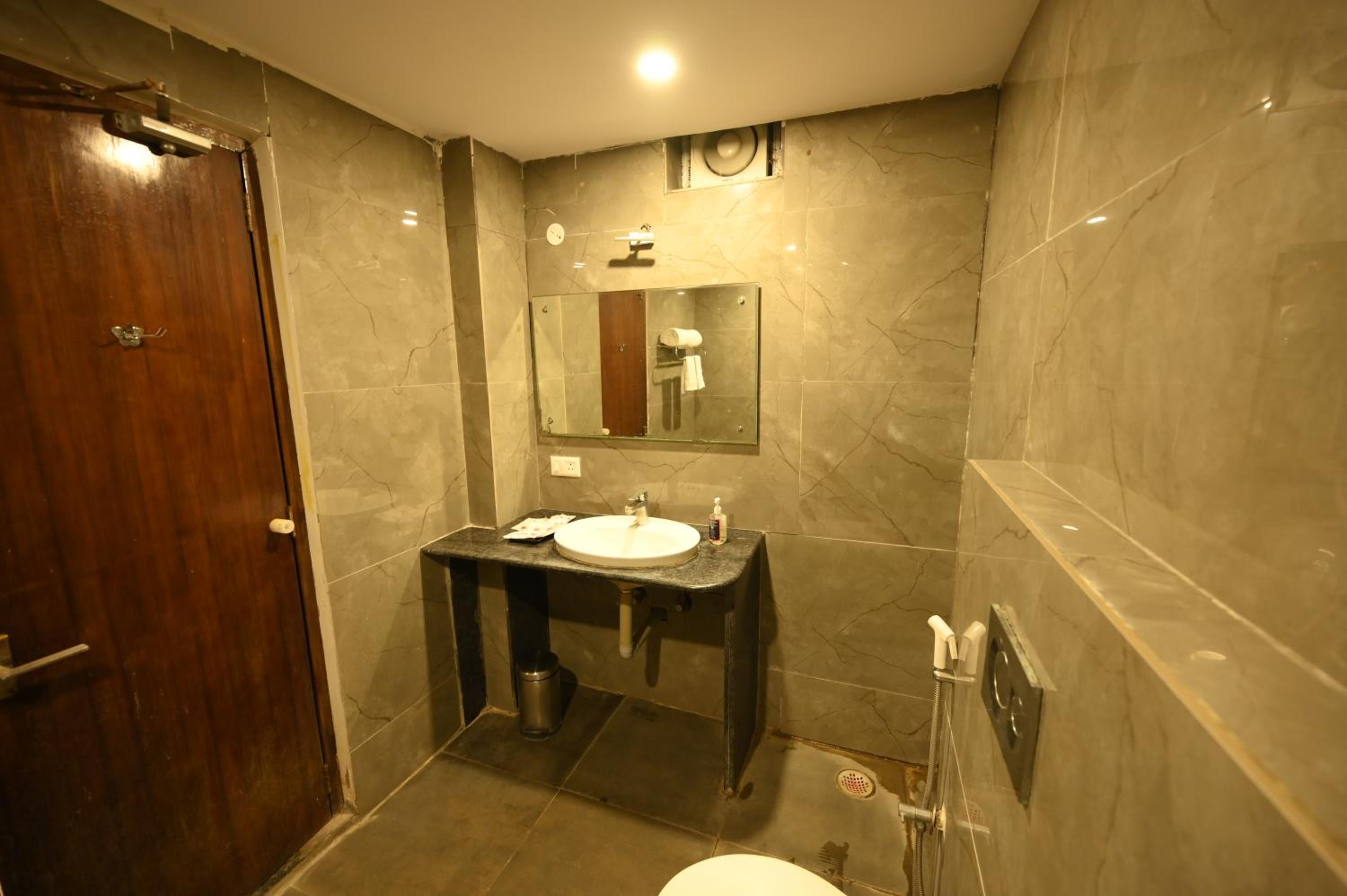 Deluxe Double Room photo 3