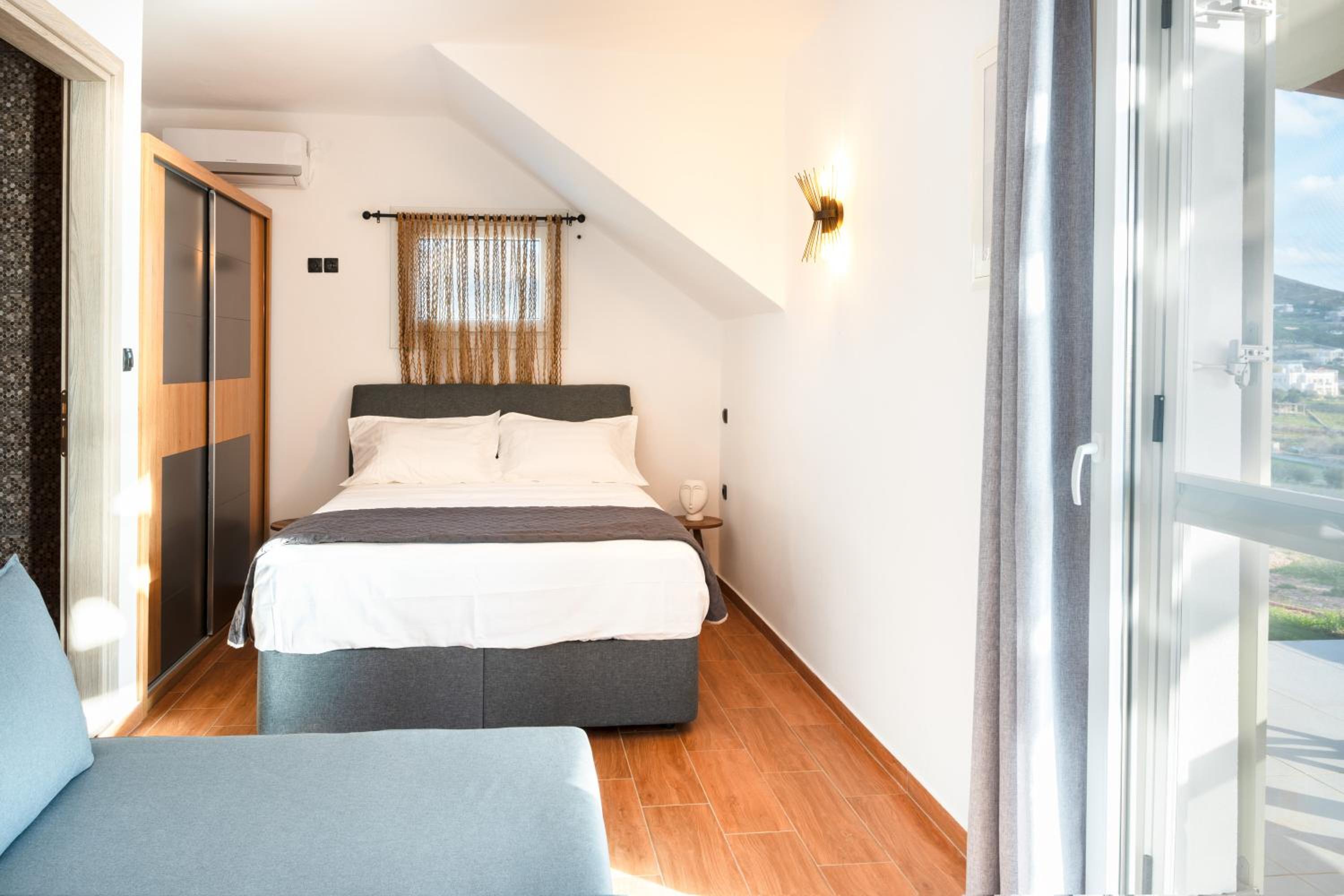 One-Bedroom House photo 1