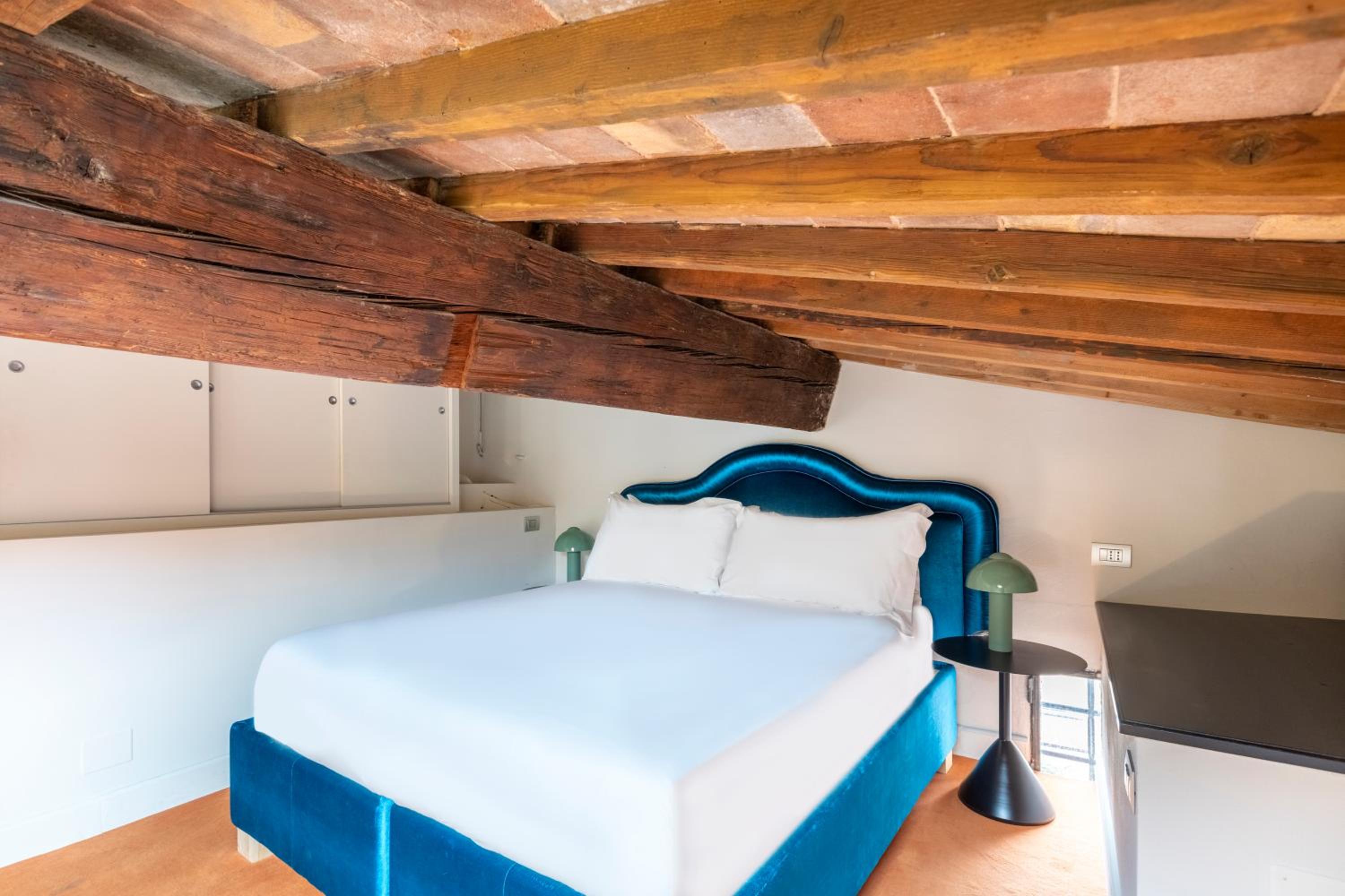 1 Bedroom Apartment with Sofa Bed - Duplex - No Kitchen photo 1