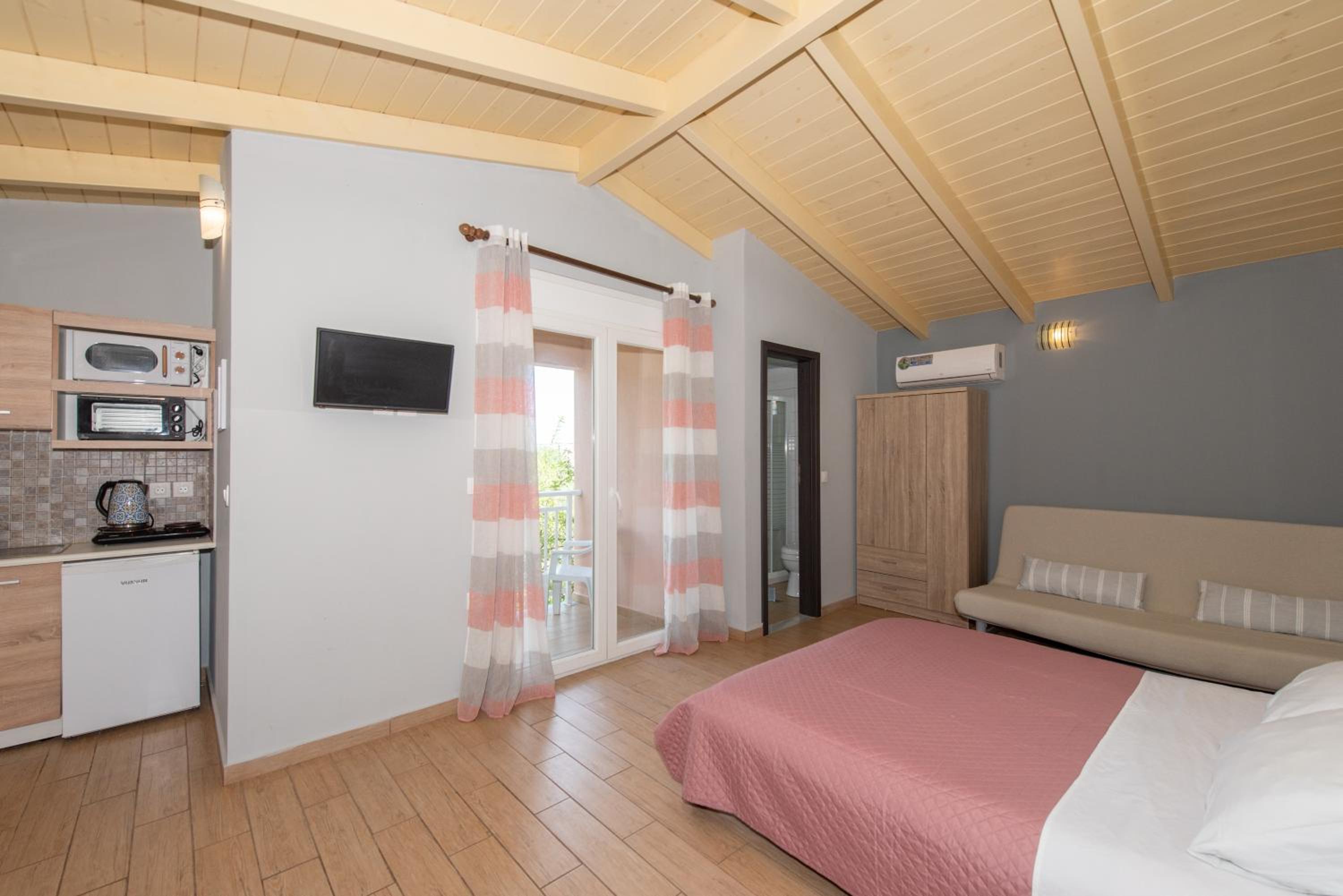 Junior Suite with Garden View