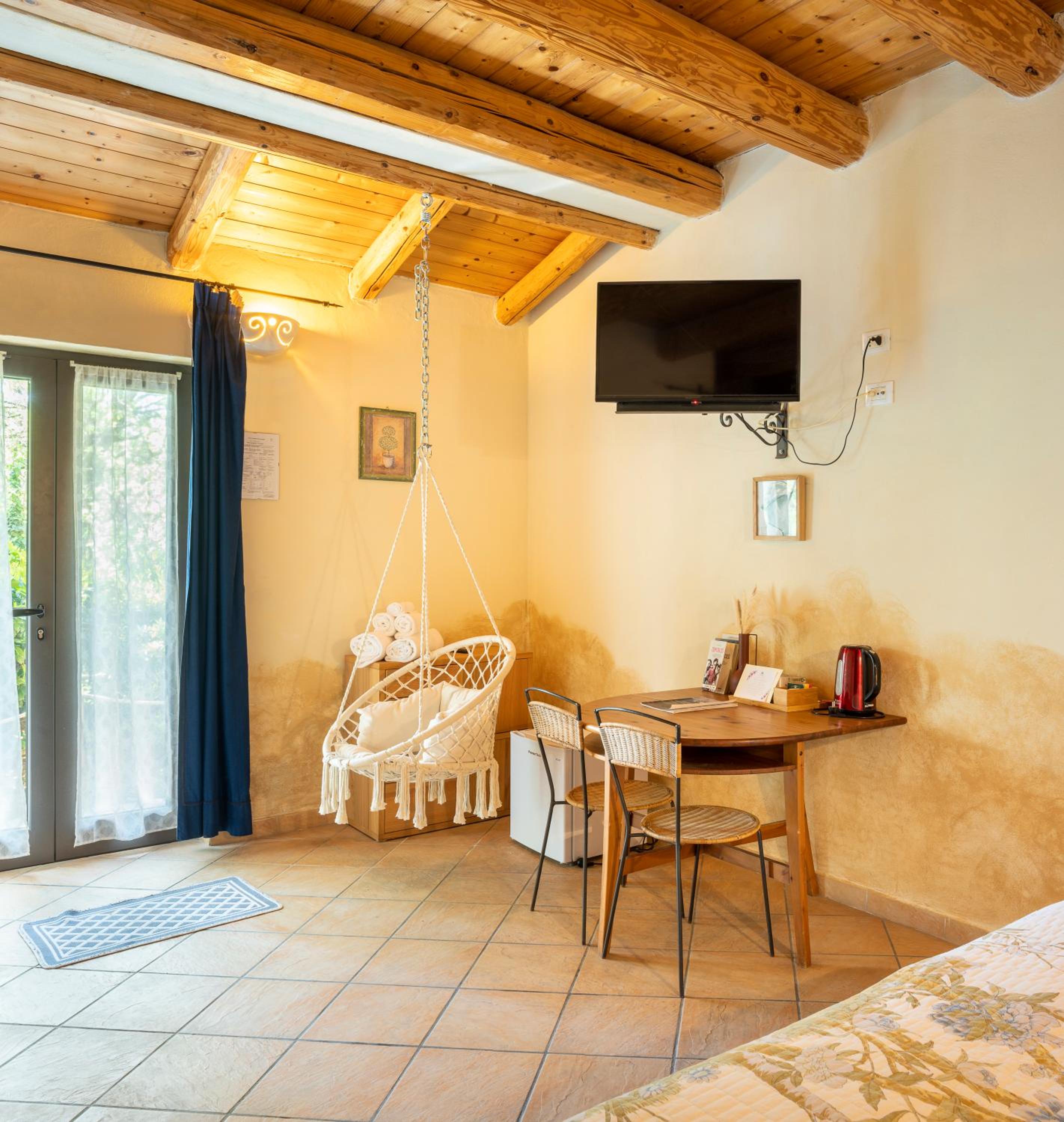 Double or Twin Room - Photo 14
