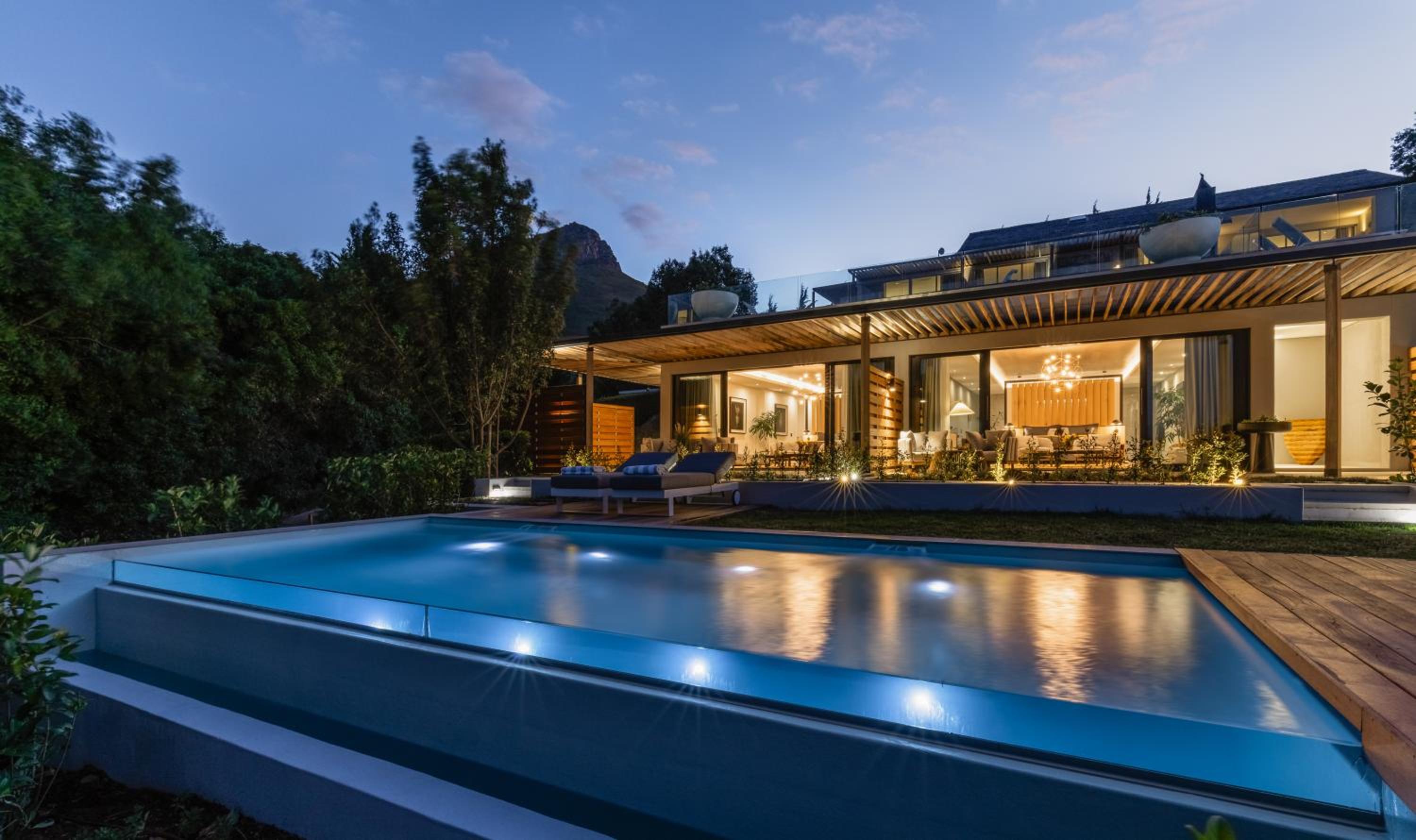 Pool Suite photo 2