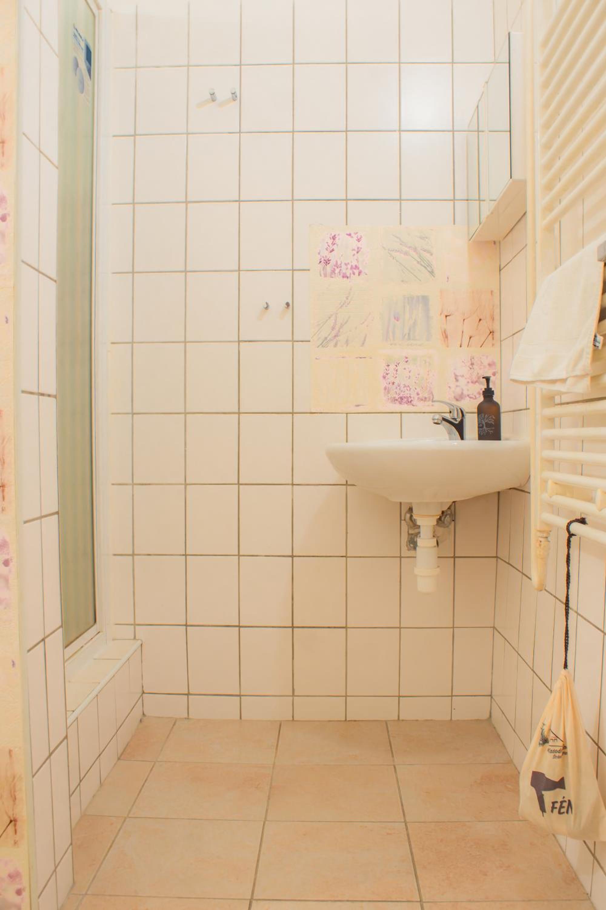 Studio Apartment - Photo 8