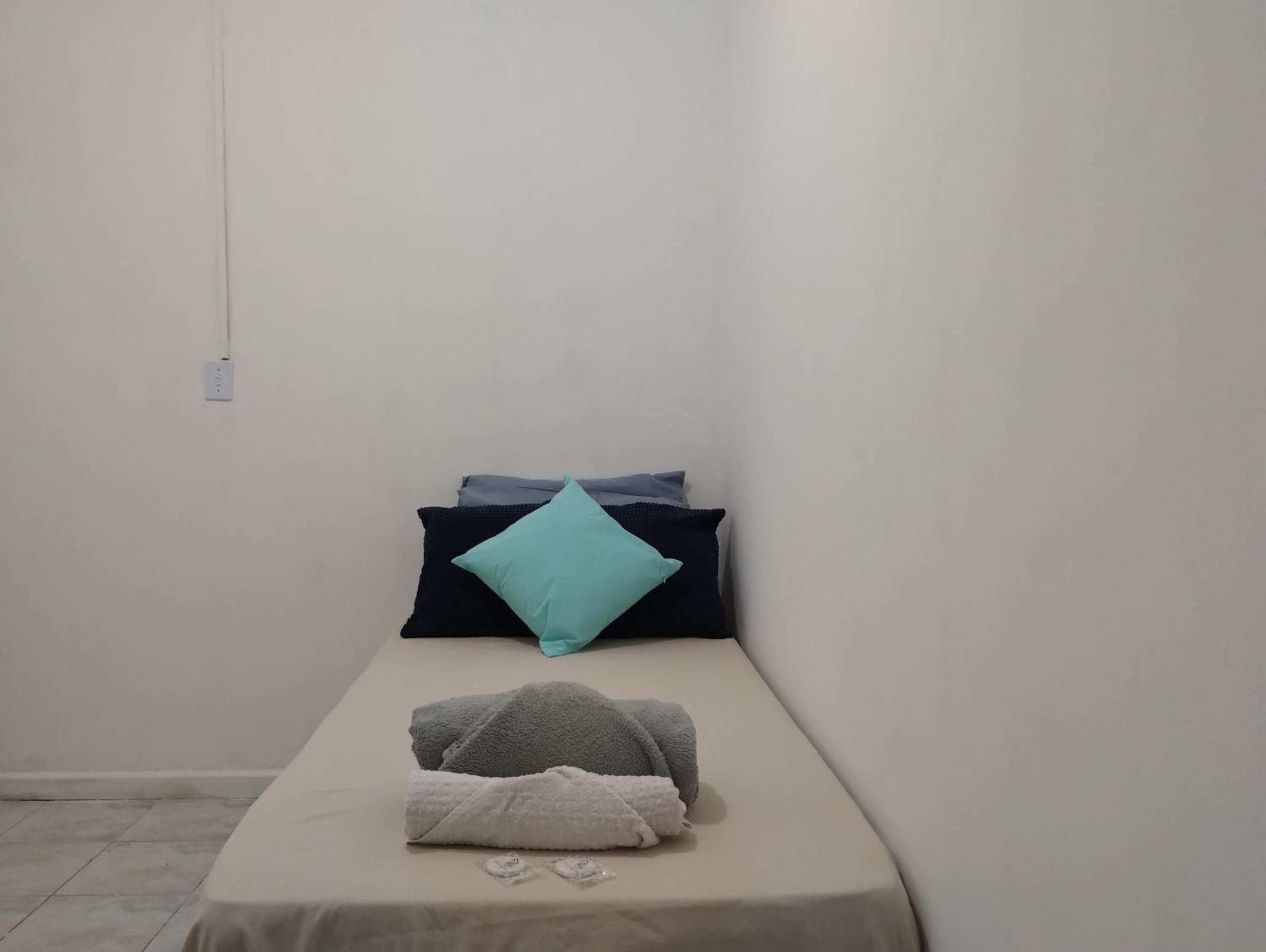 Single Room With Shared Bathroom photo 3