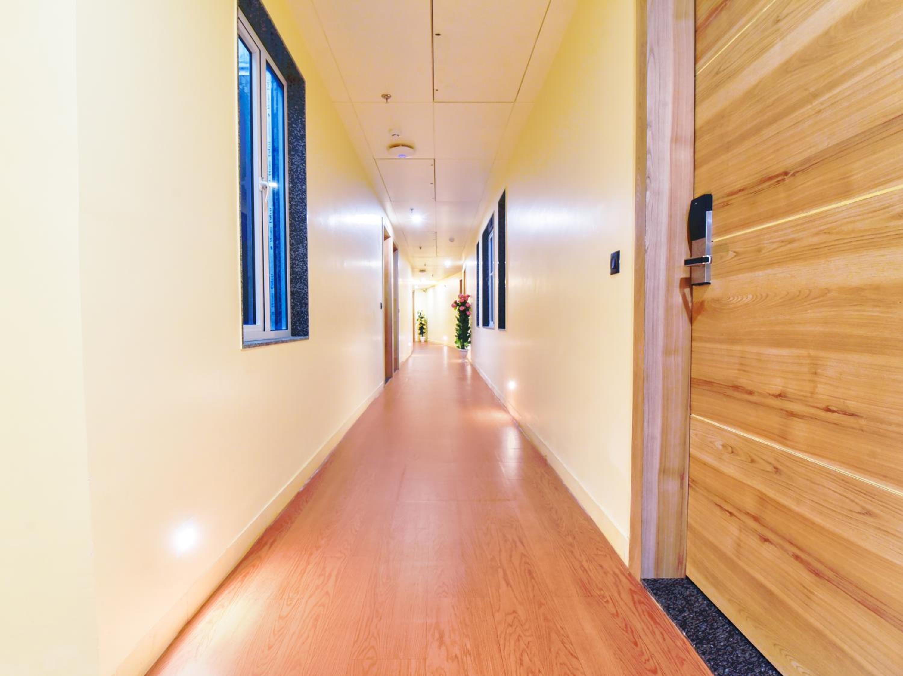 Deluxe Room - Photo 17