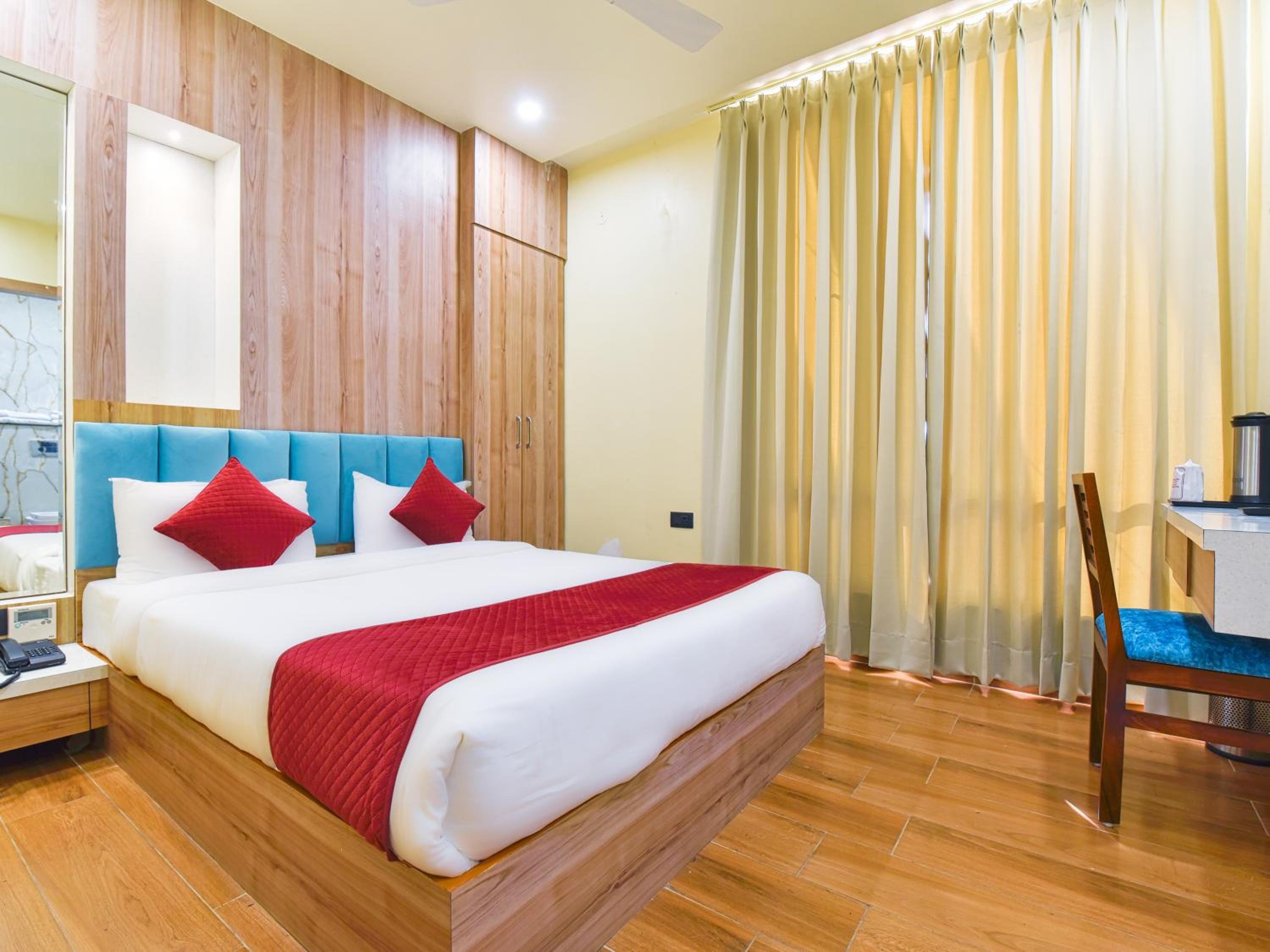 Deluxe Room - Photo 1