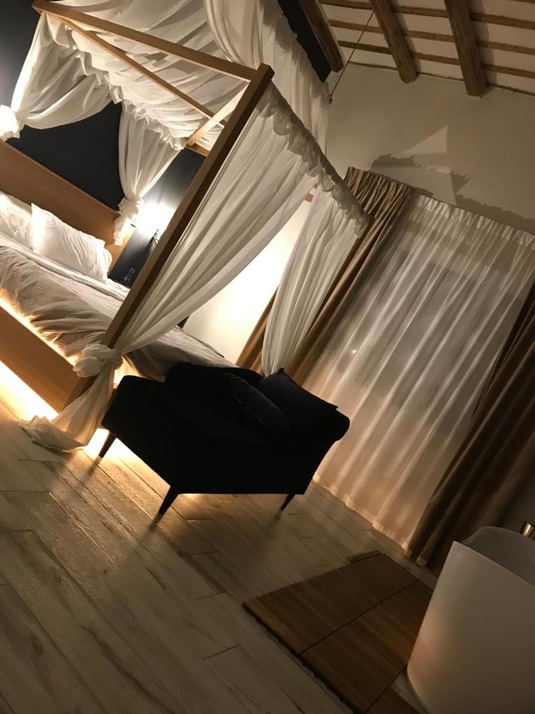 Suite with Spa Bath photo 2