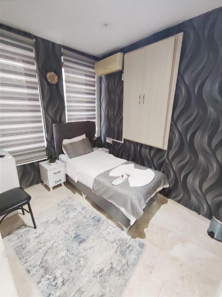 Budget Double Room photo 3