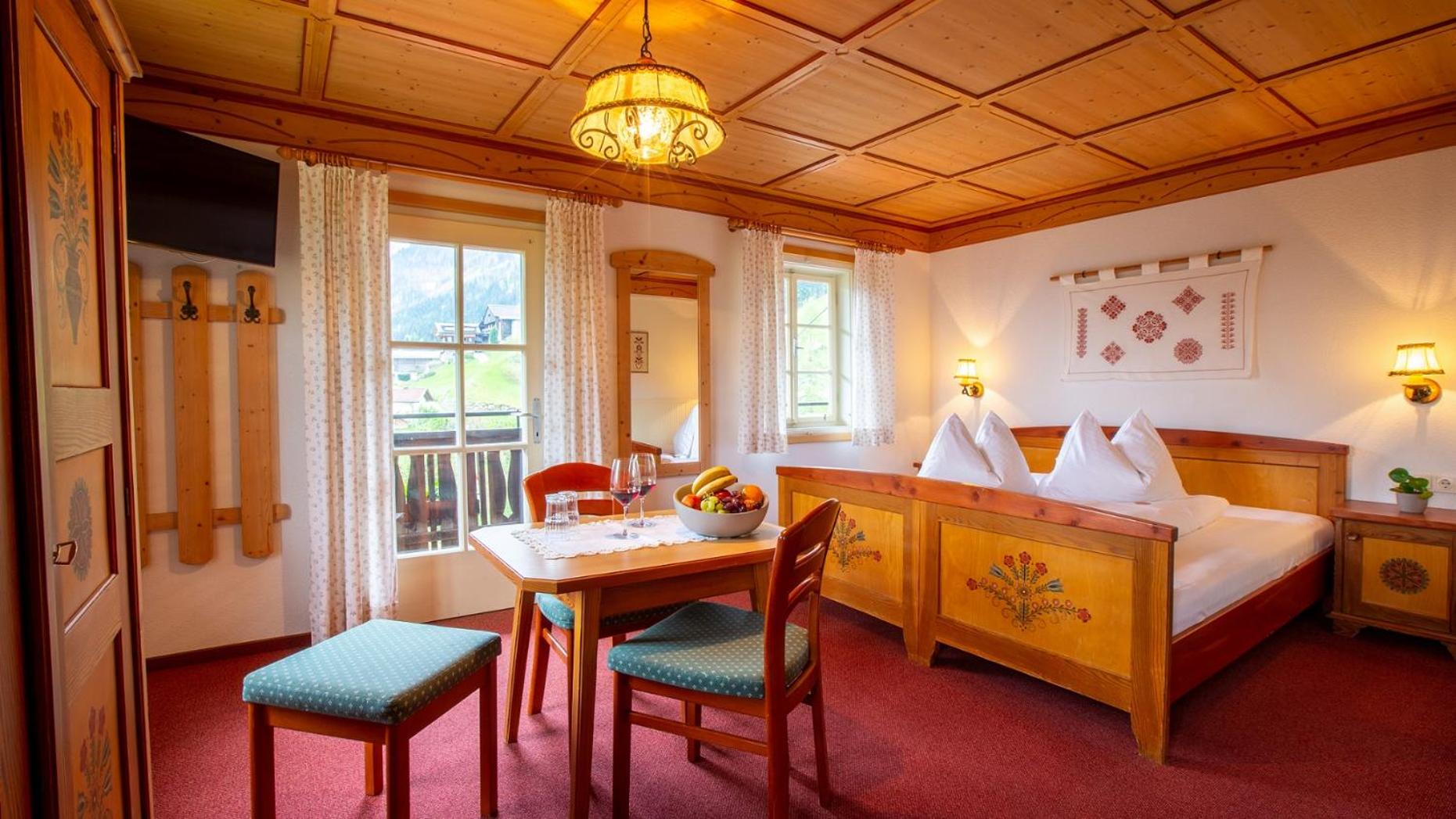 Large Double Room photo 3