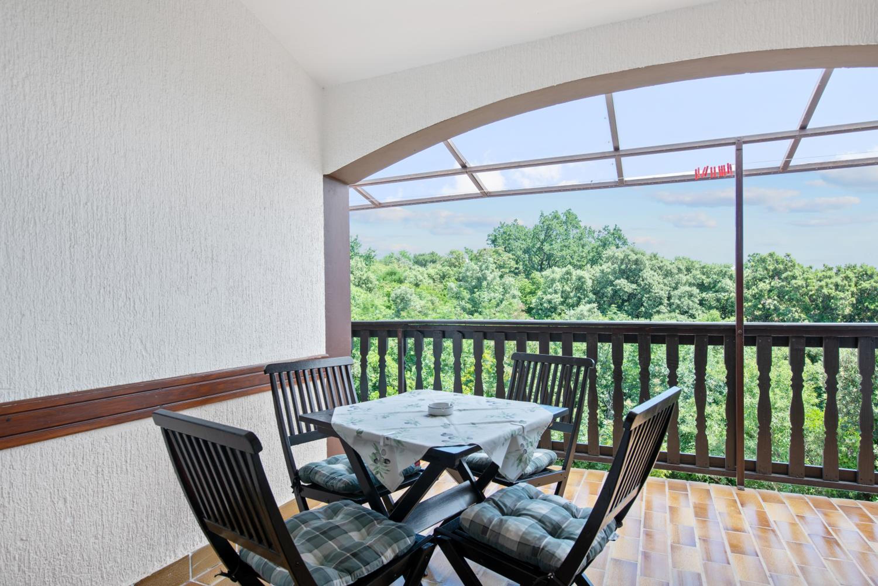 Apartment with Pool View  photo 2