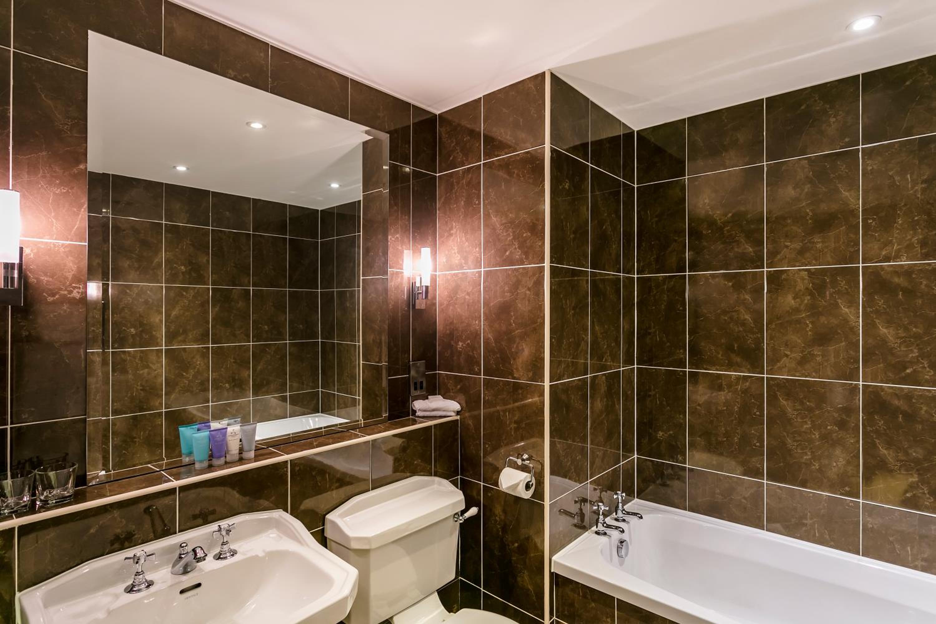 Deluxe Double or Twin Room I Excluding Pool & Spa Access - Photo 5