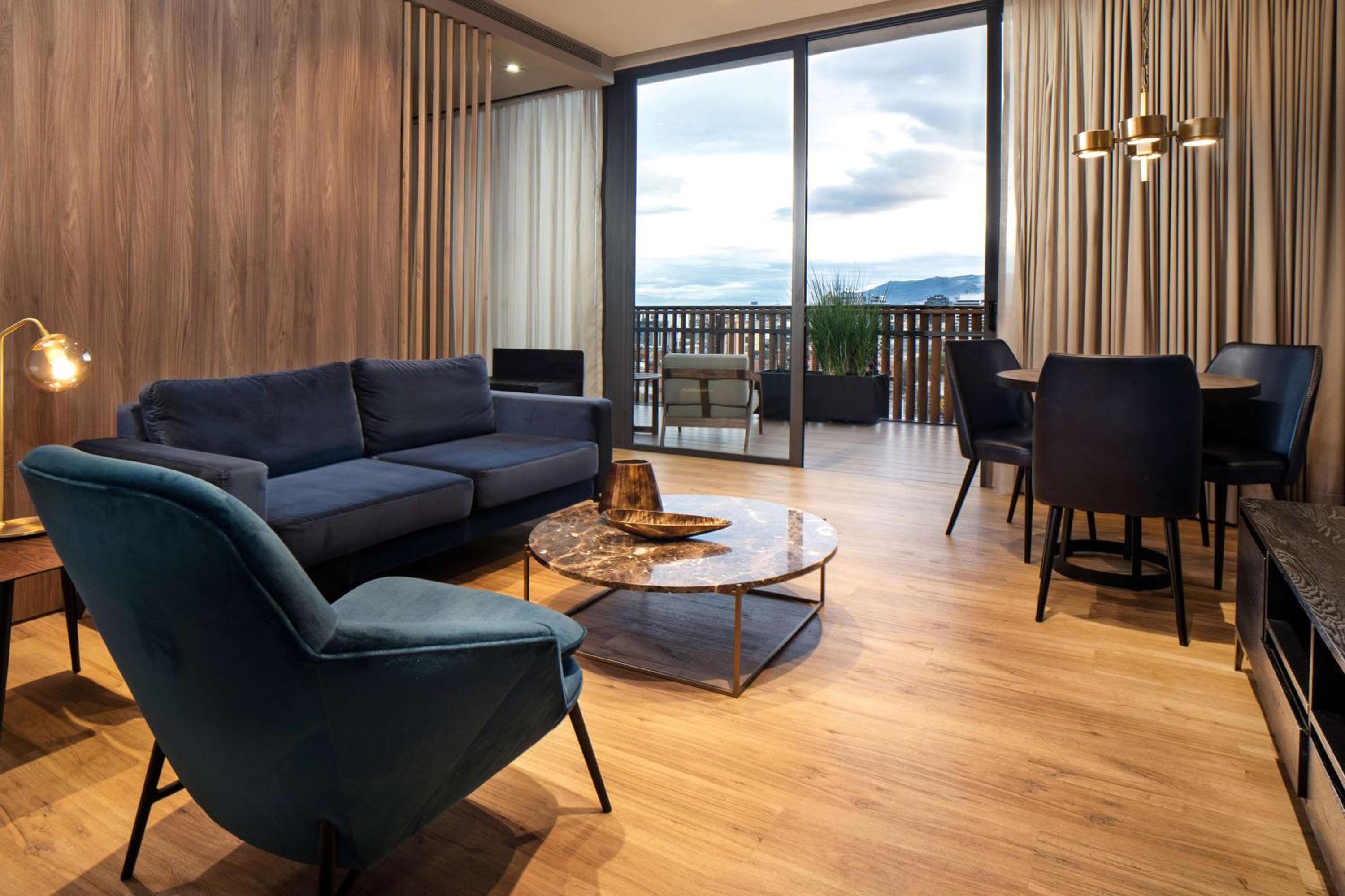 Apartment with One King Bed and Park View - Photo 6