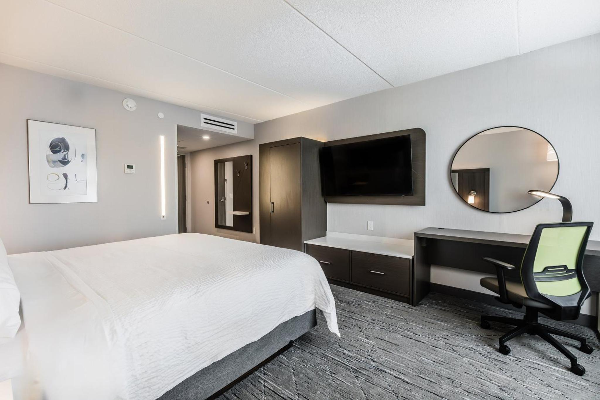 Standard King Room - Photo 2