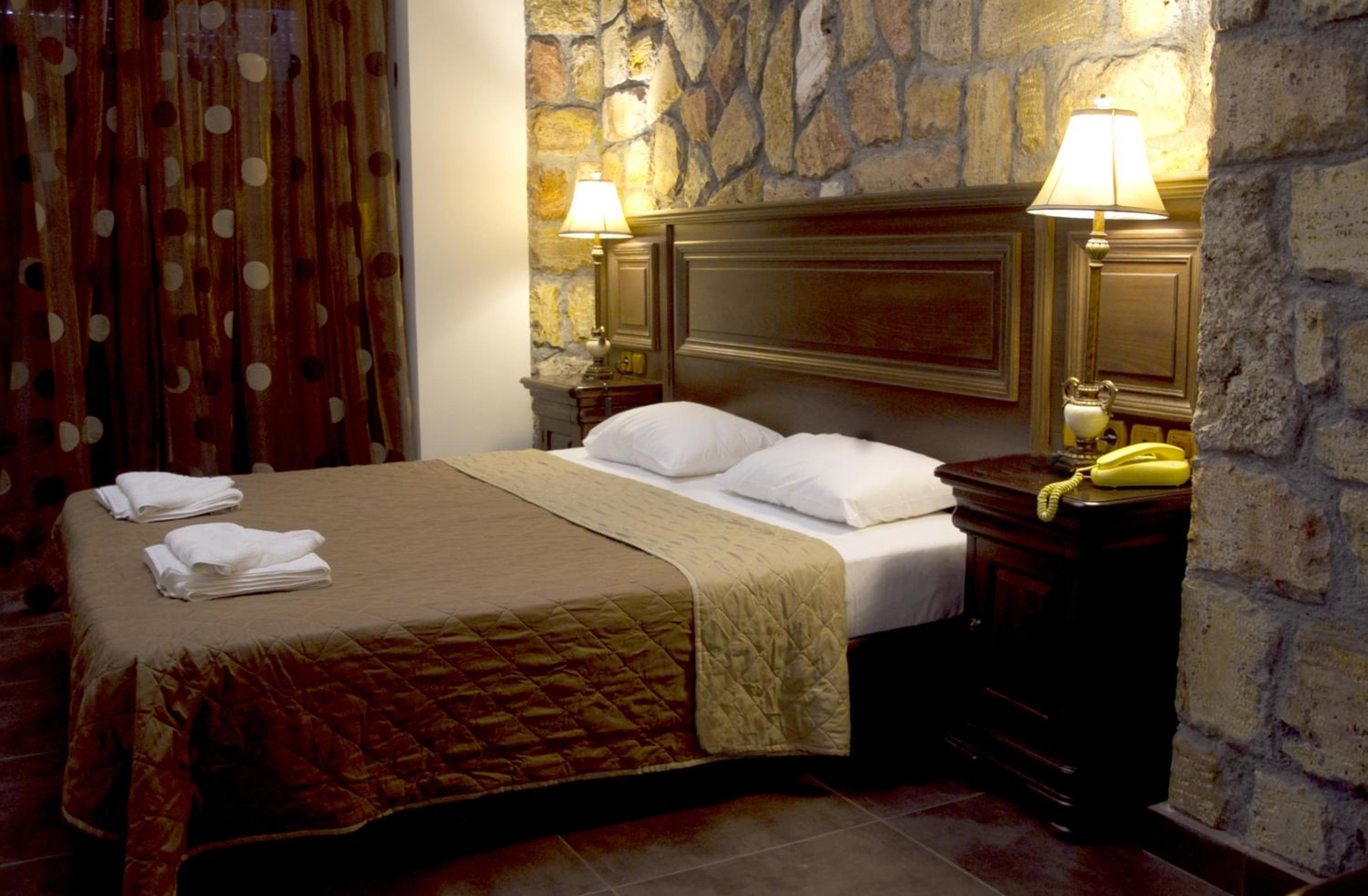 Superior Twin Room with Town View photo 1