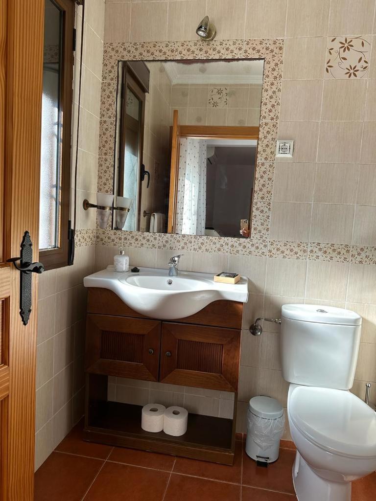 Double Room with Private Bathroom photo 2