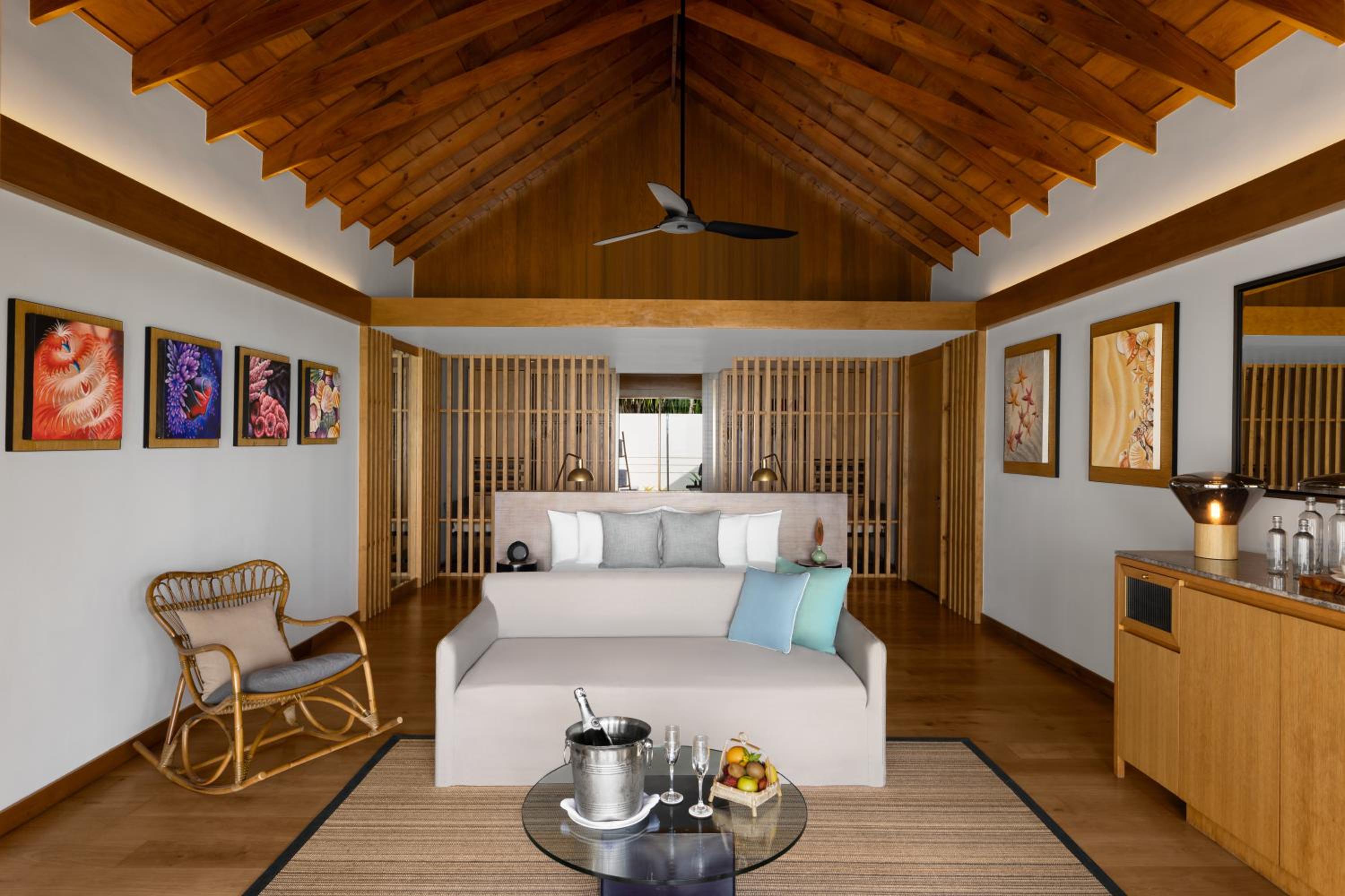 Beach Villa with Pool - Photo 10