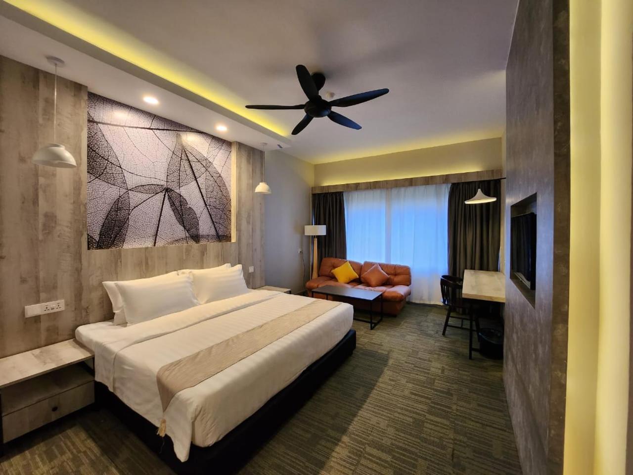 Standard Suite - Photo 3