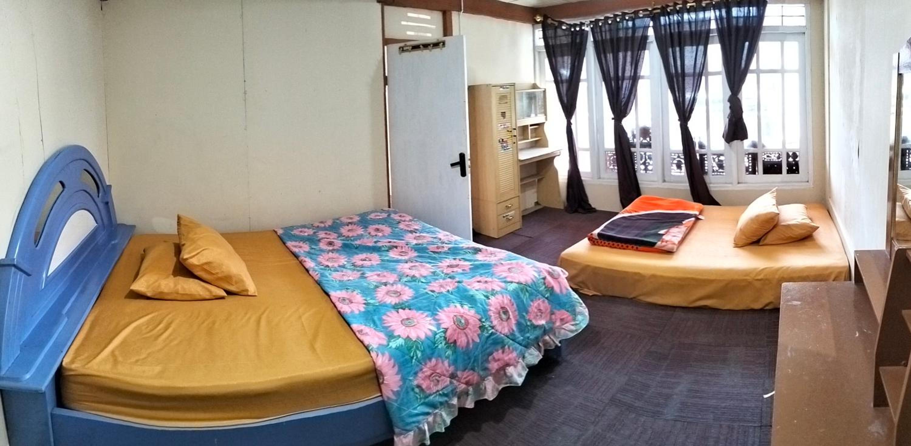 Three-Bedroom House photo 3