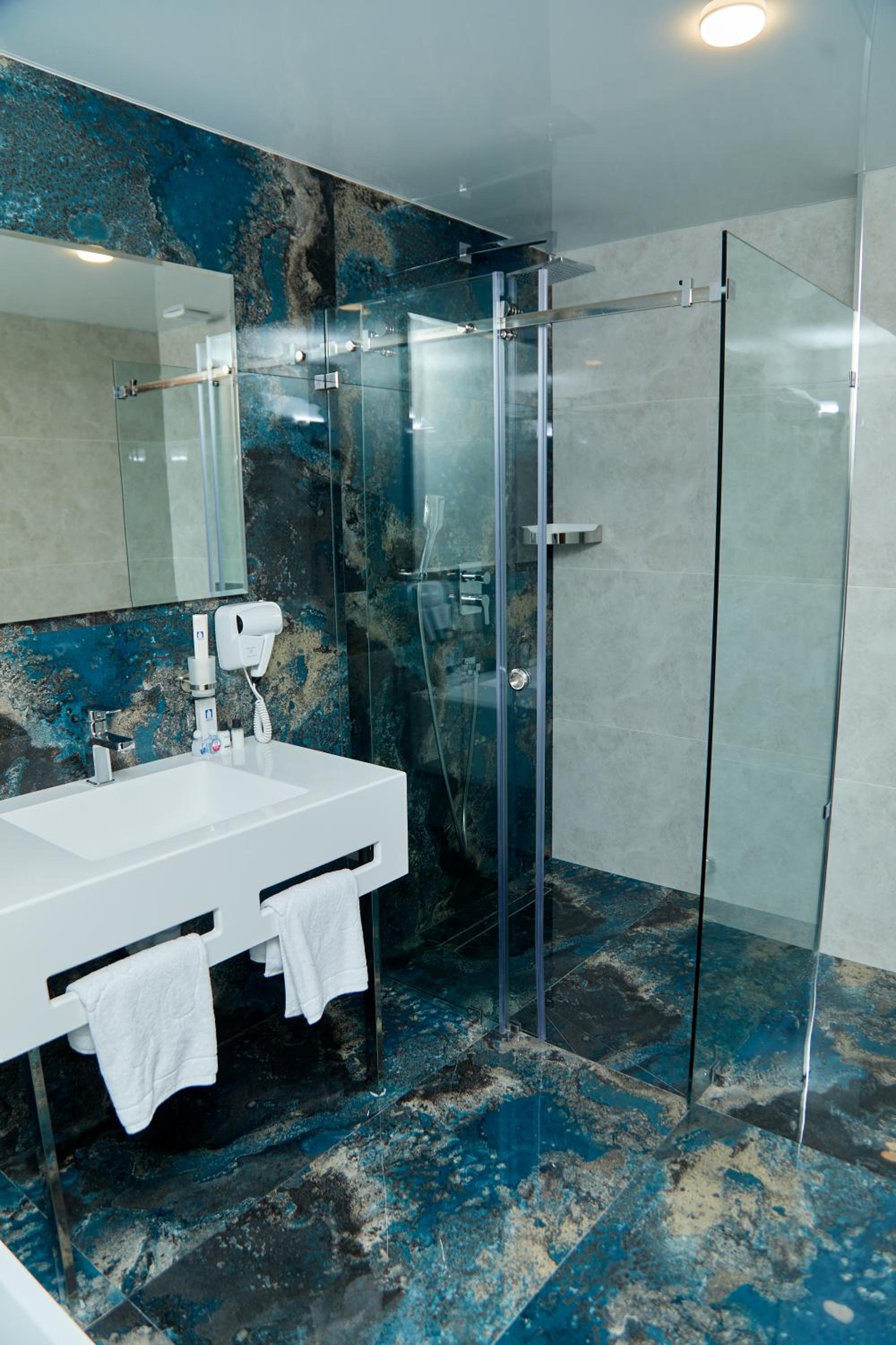 Superior Twin Room - Photo 5