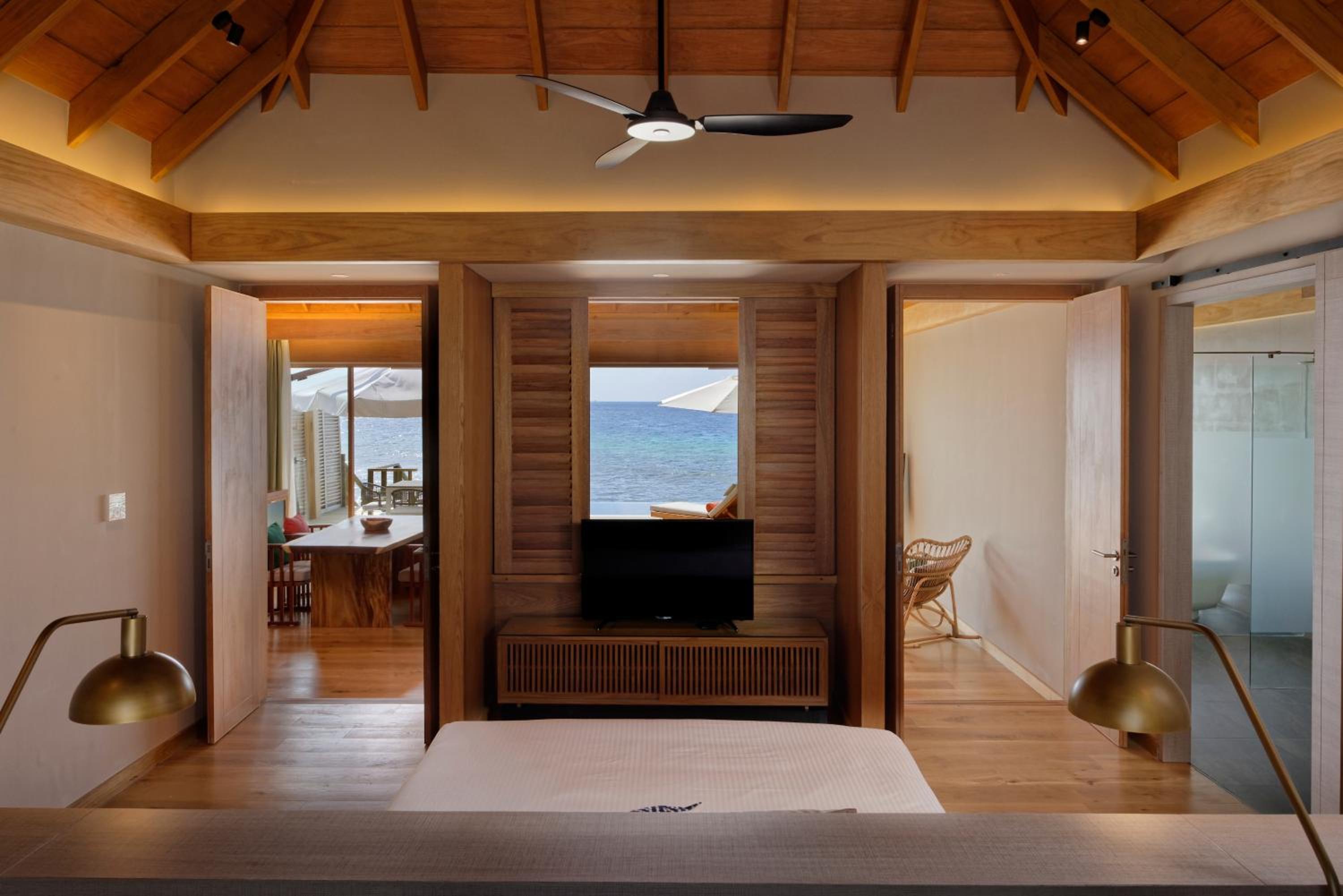 Superior Water Villa with Pool - Photo 6