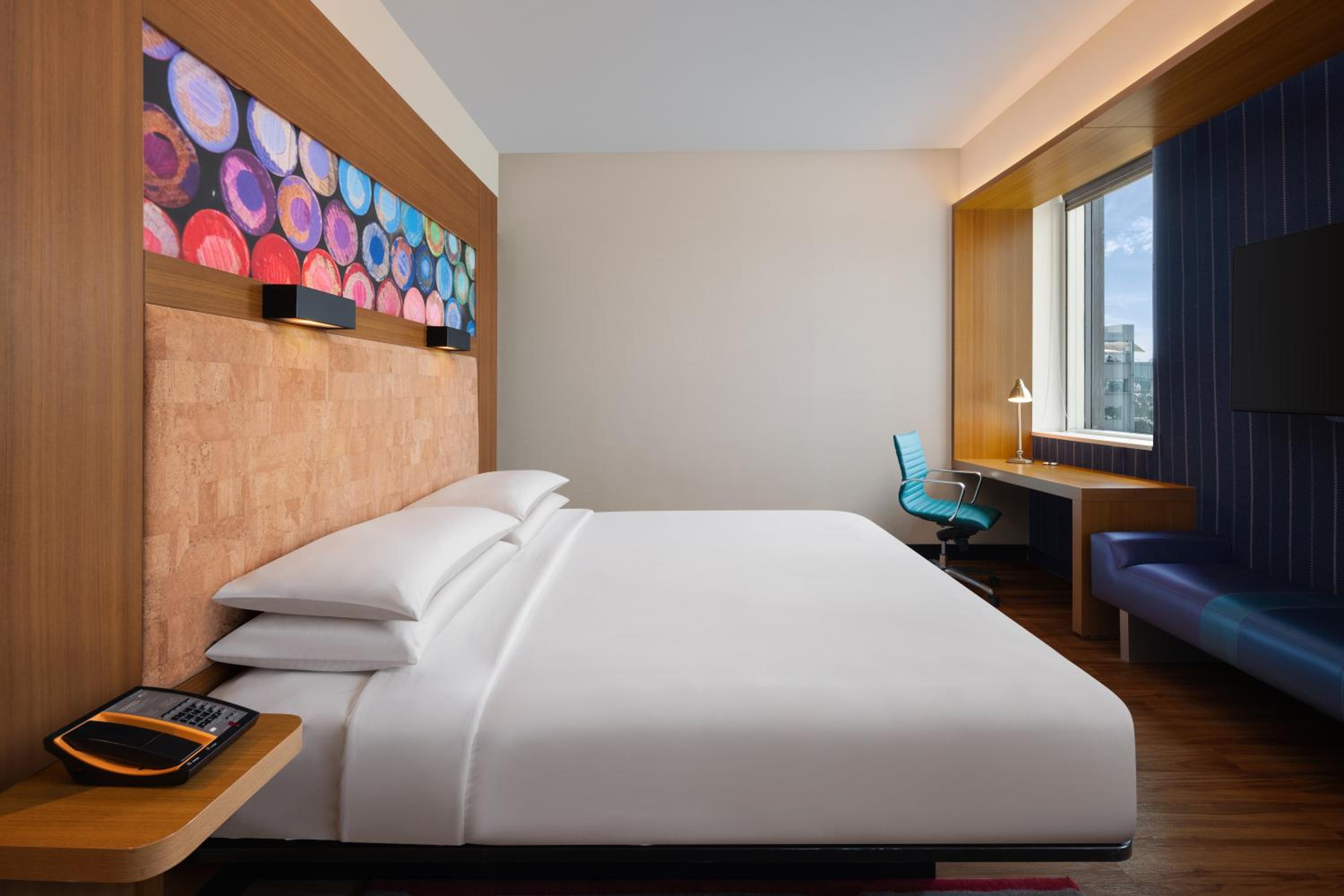 Guest Room, 1 King, City View photo 2