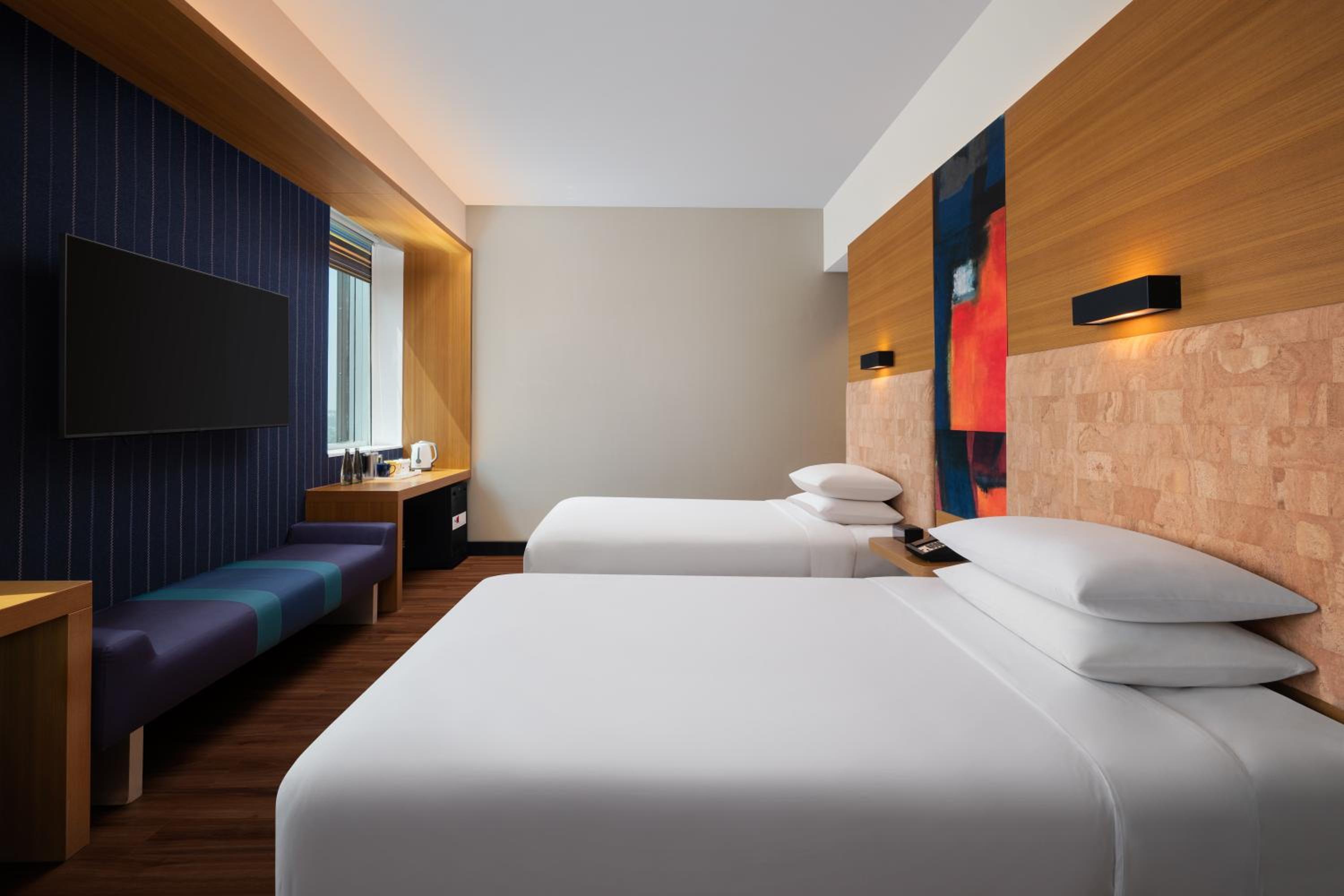 Guest room, 2 Twin/Single Bed(s), City view photo 2