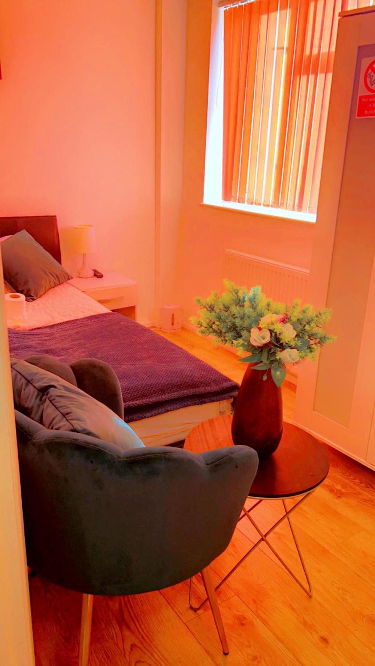 Large Single Room photo 1