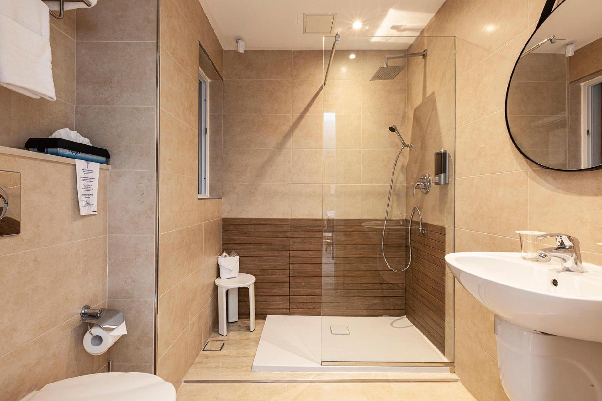 Standard Twin Room - Photo 5