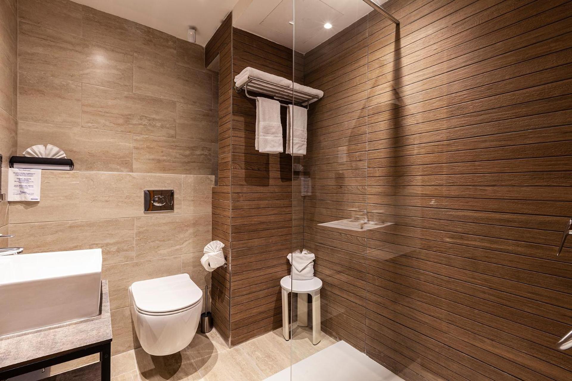 Standard Twin Room - Photo 6