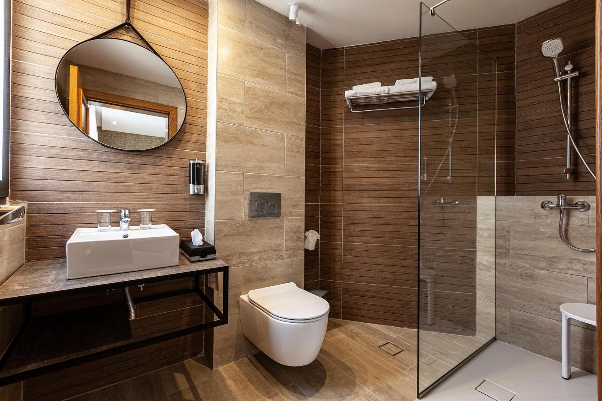 Standard Twin Room - Photo 2