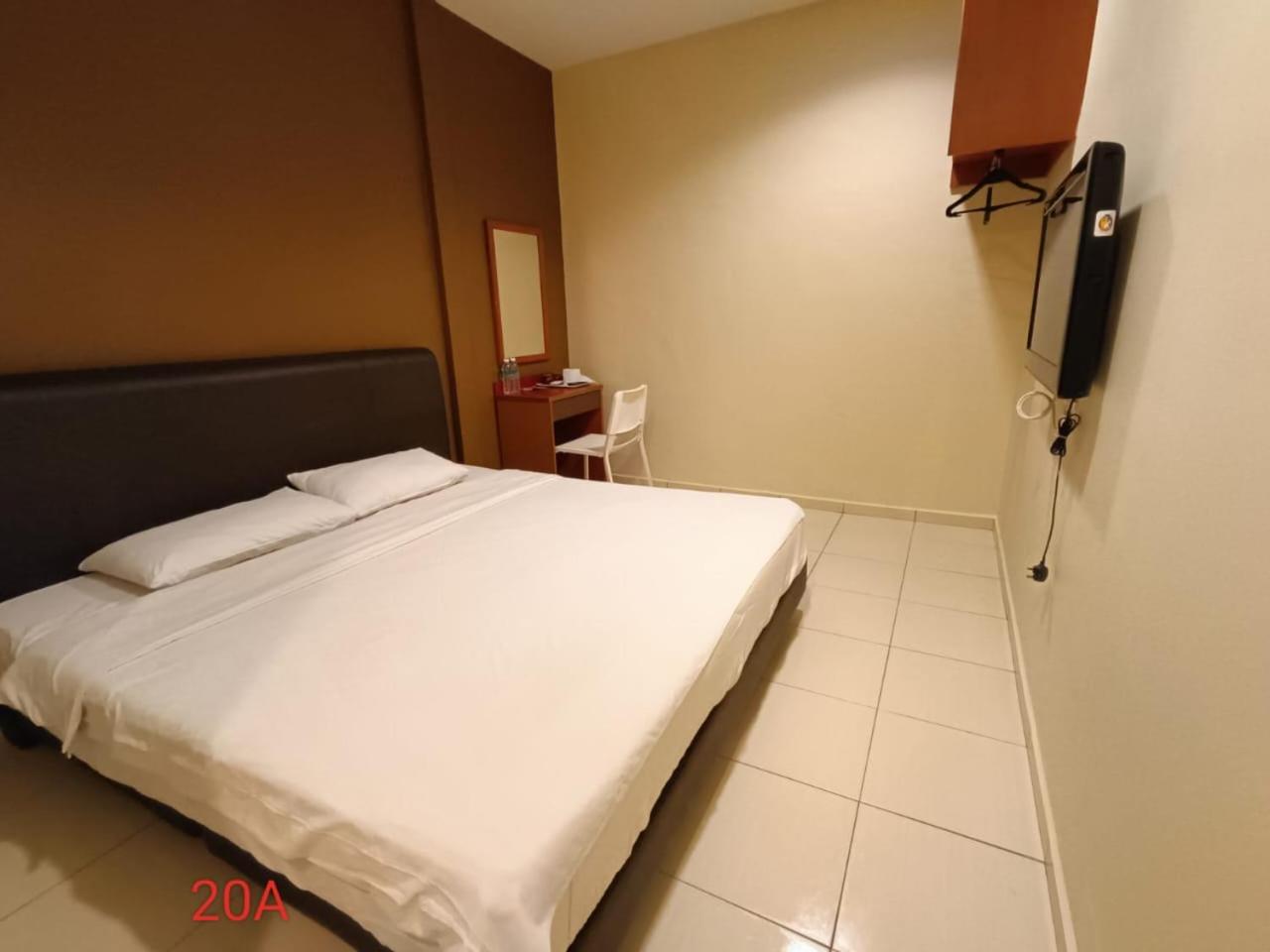Standard King Room - Photo 3