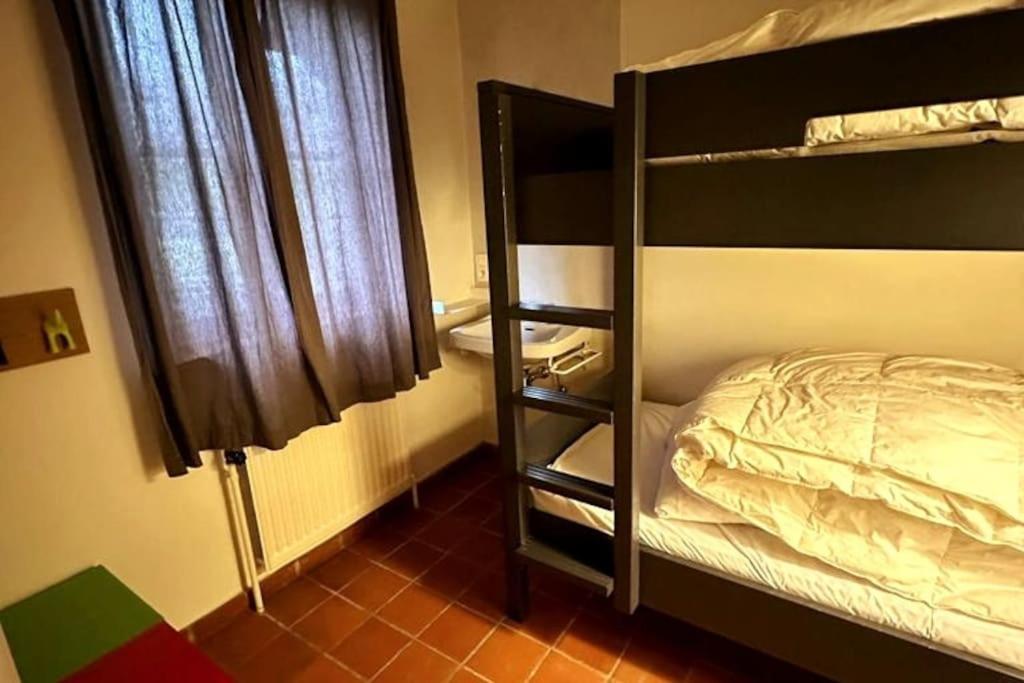 Four-Bedroom House photo 1