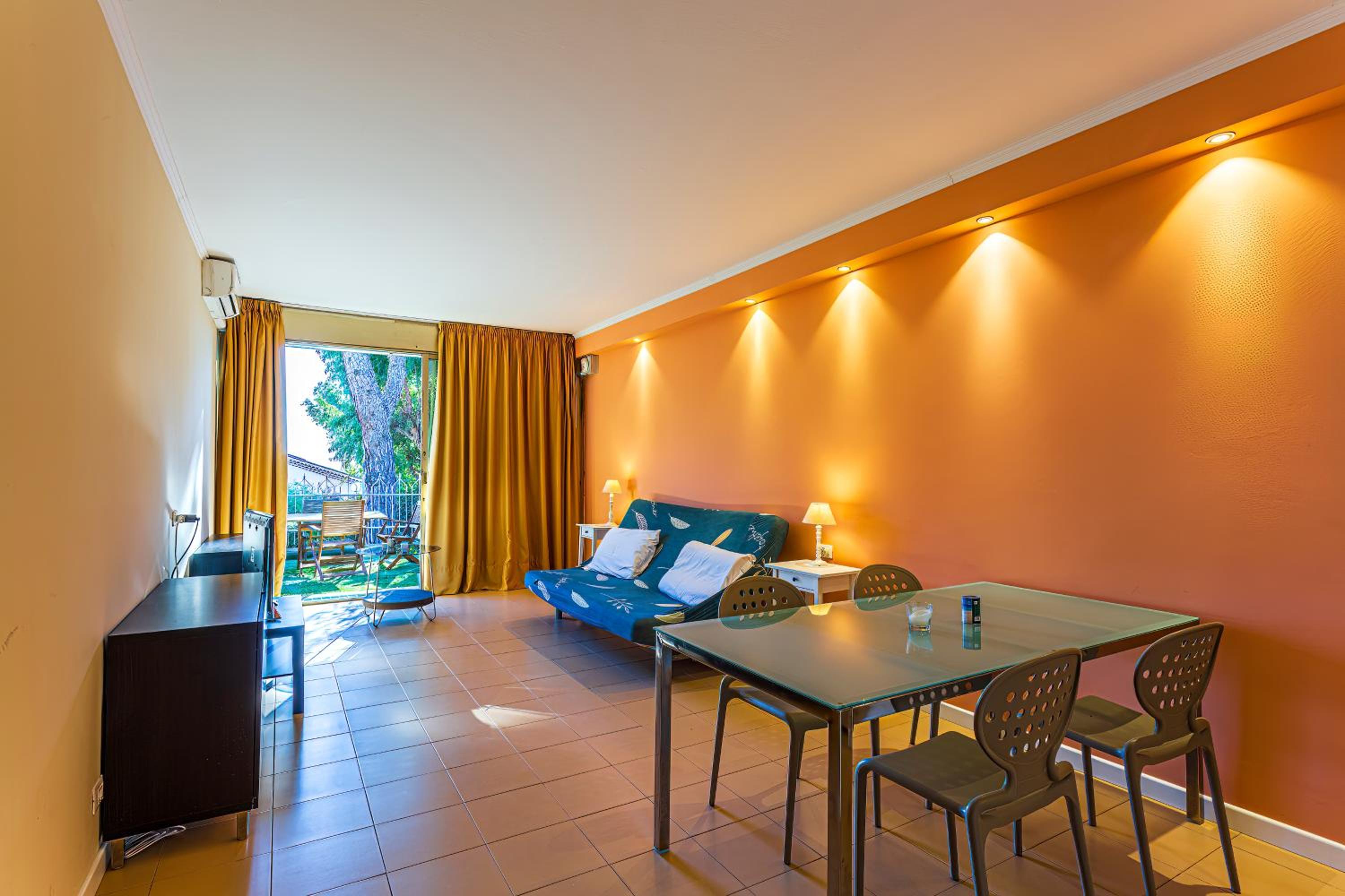 One-Bedroom Apartment With Pool View