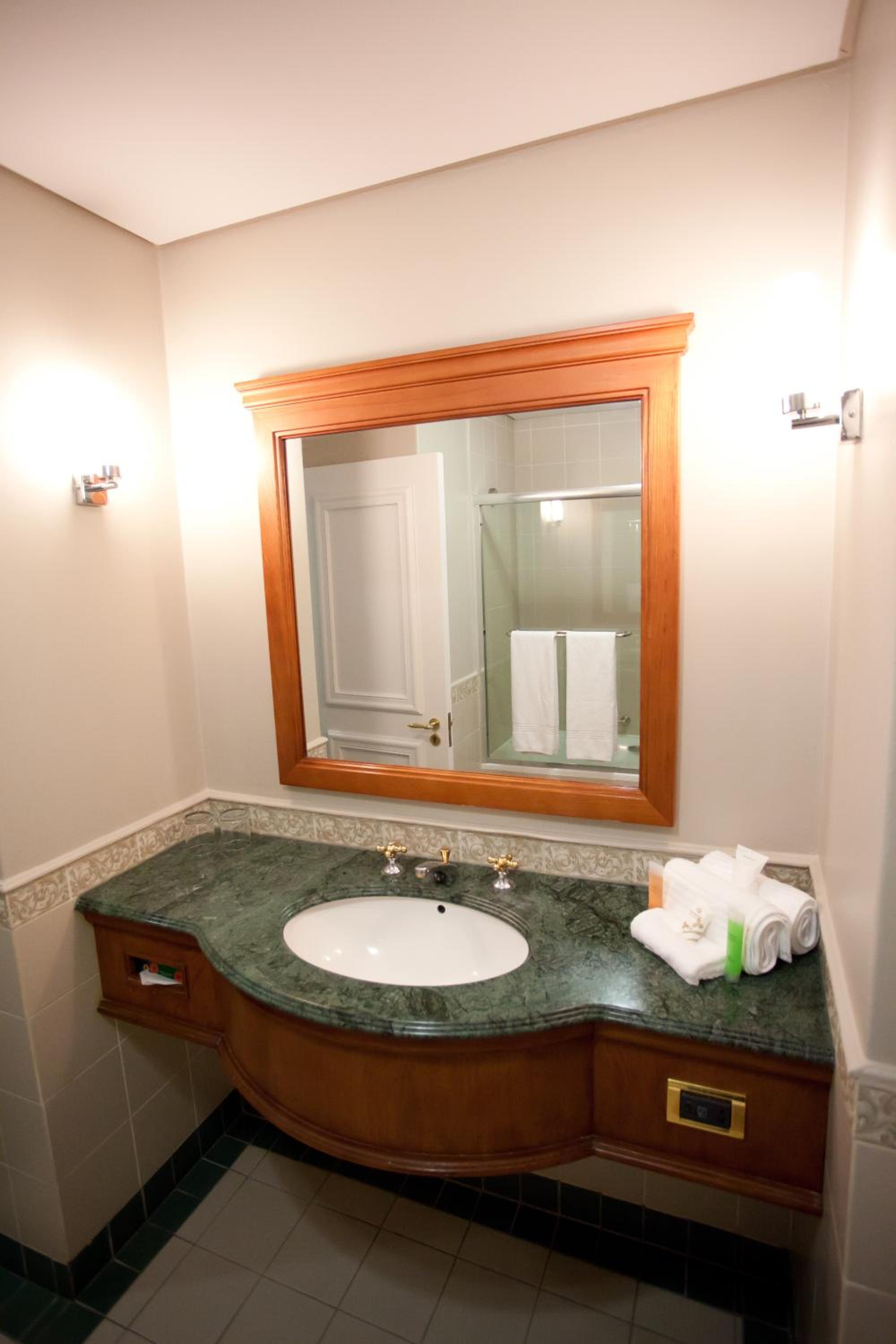 Classic Twin Room photo 2