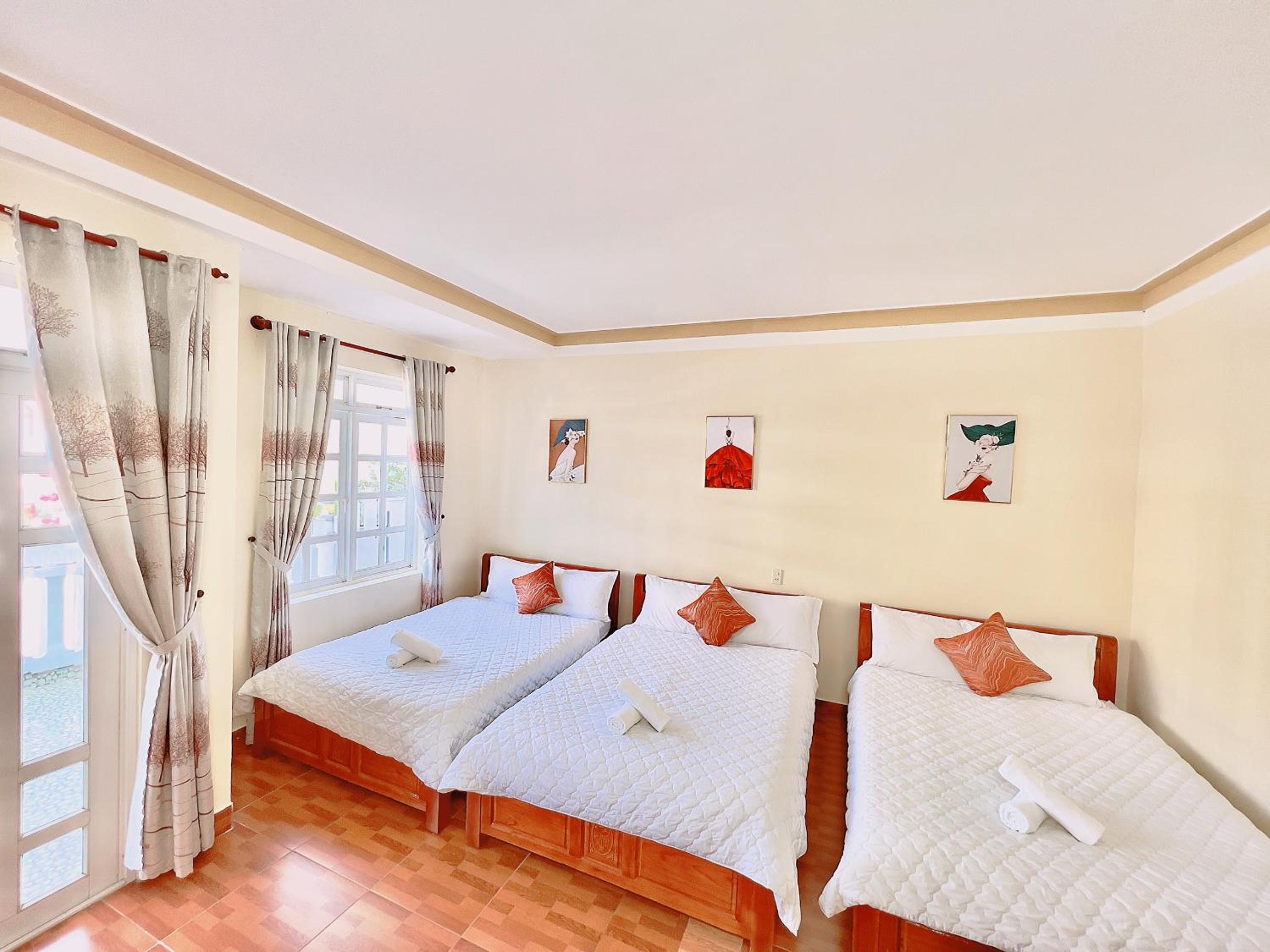 Deluxe Family Suite photo 3