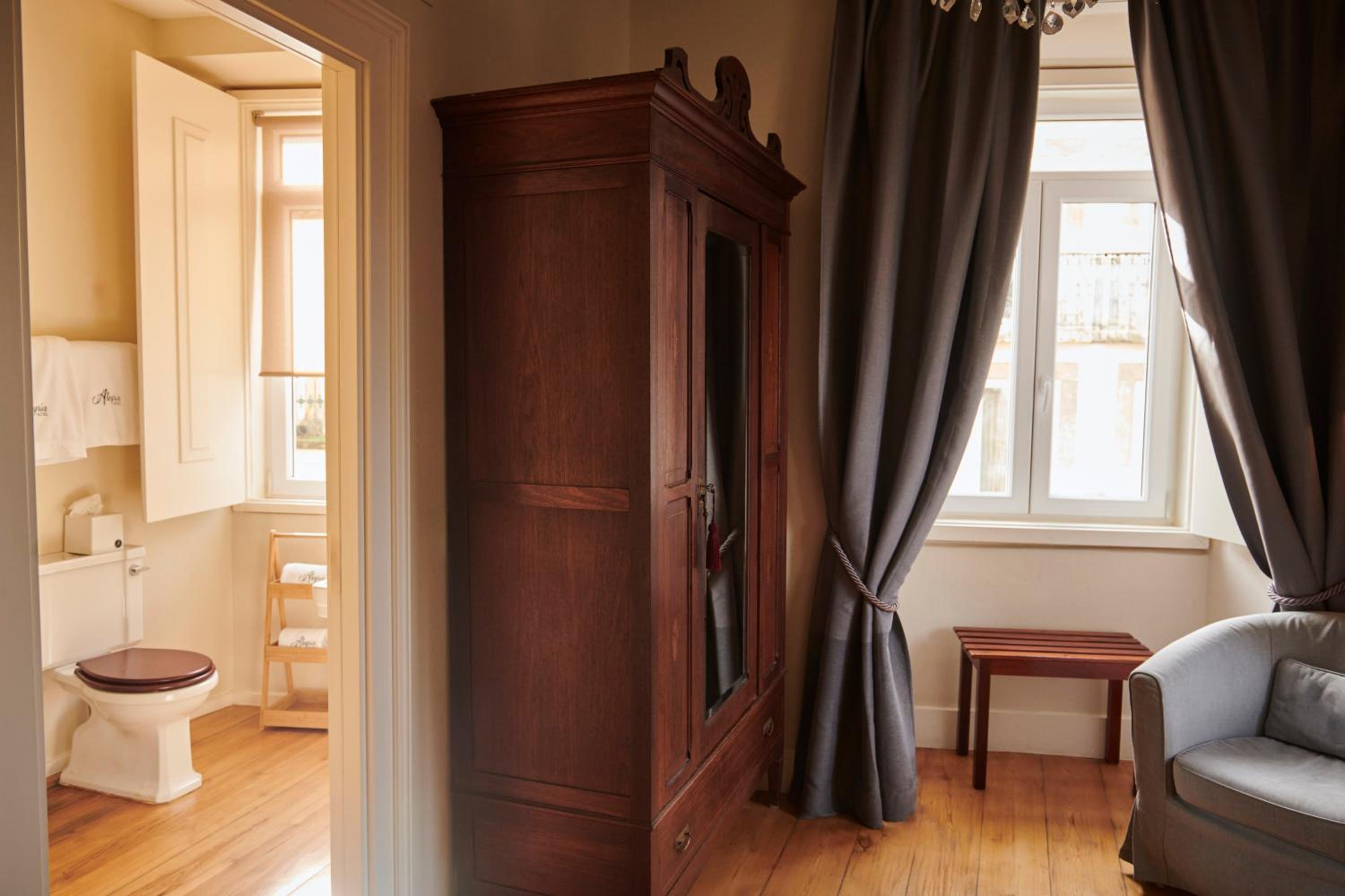 Junior Suite with Garden View - Photo 4