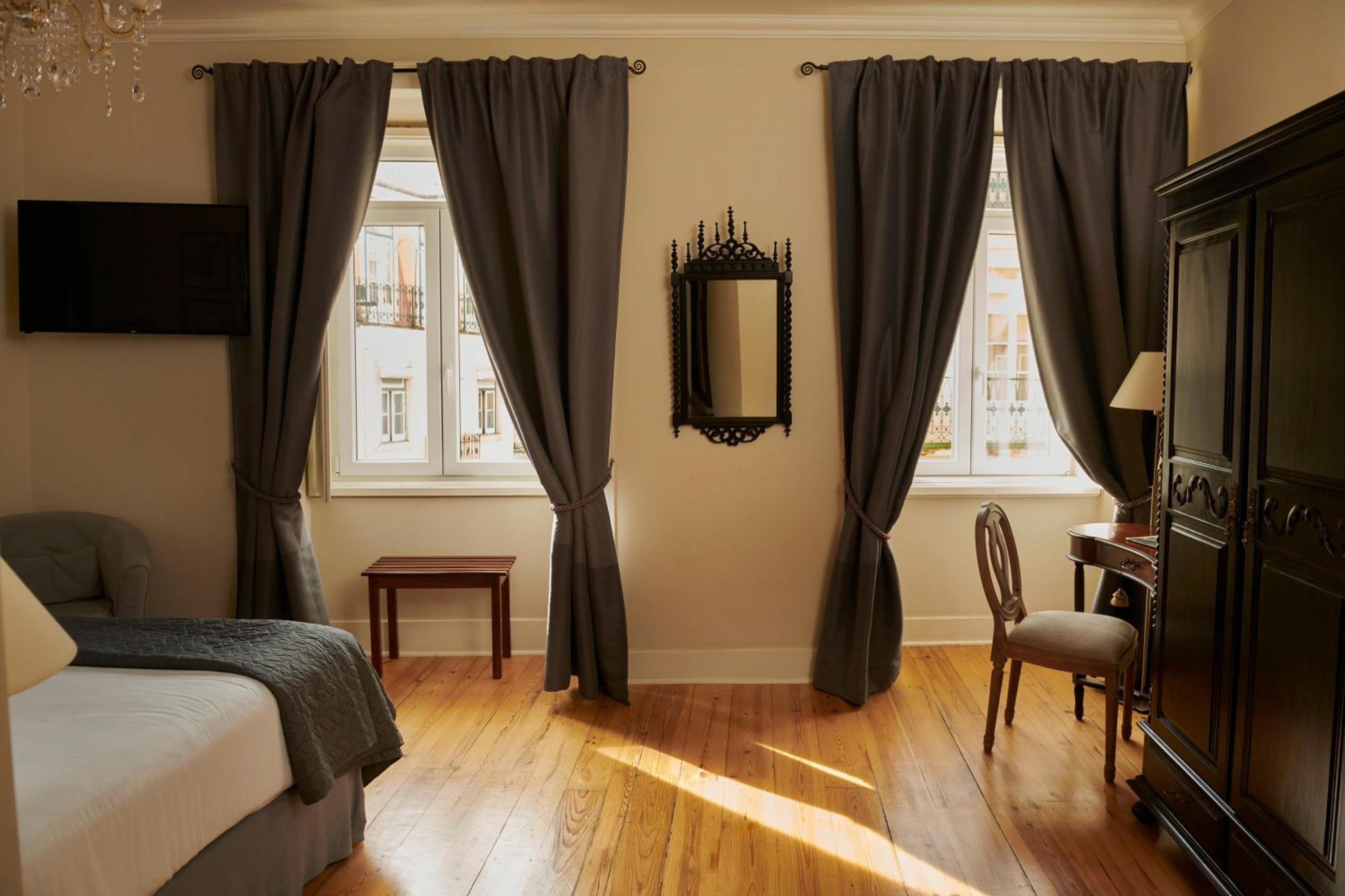 Superior Double or Twin Room - Photo 3
