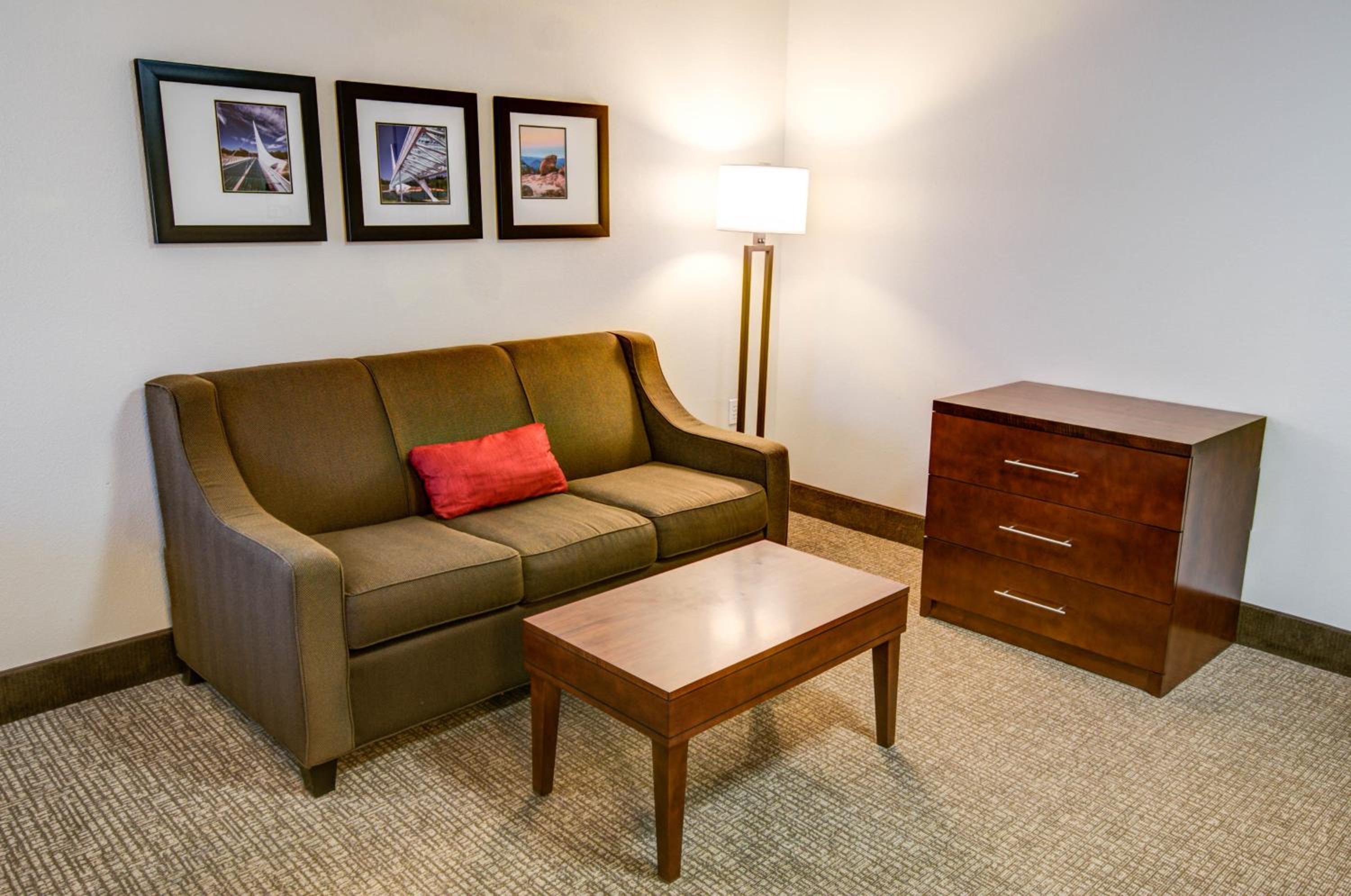 King Room with Sofa Bed  - Non-Smoking - Photo 2