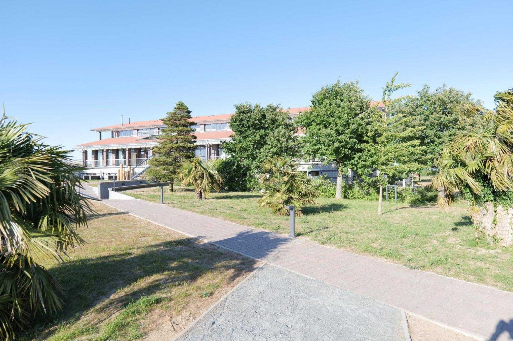 Apartment With Balcony photo 2