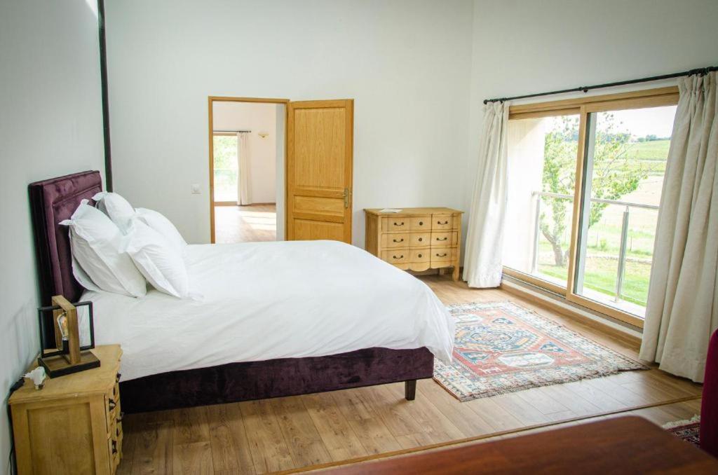 Deluxe King Suite photo 1