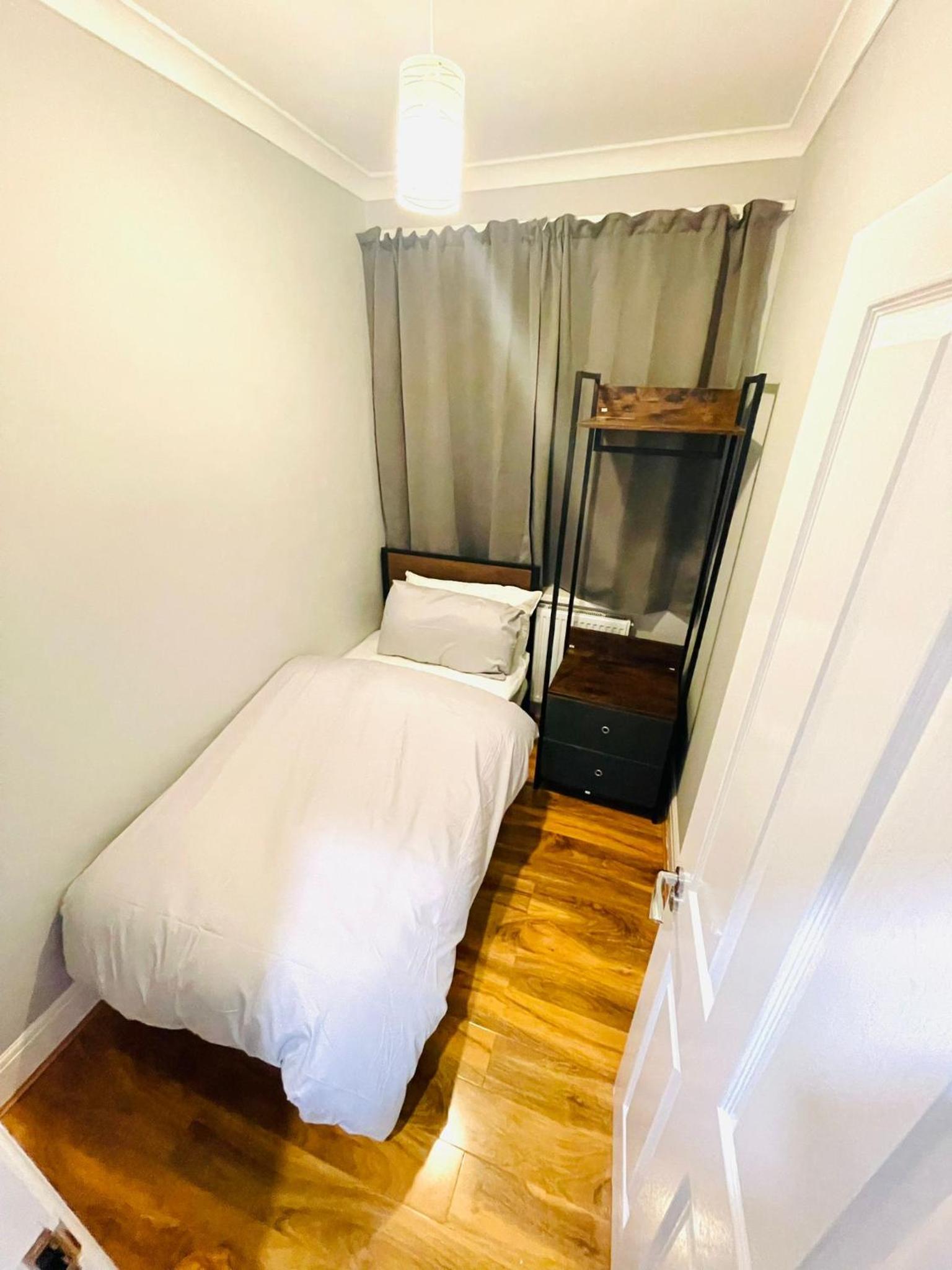 Three-Bedroom Apartment photo 2