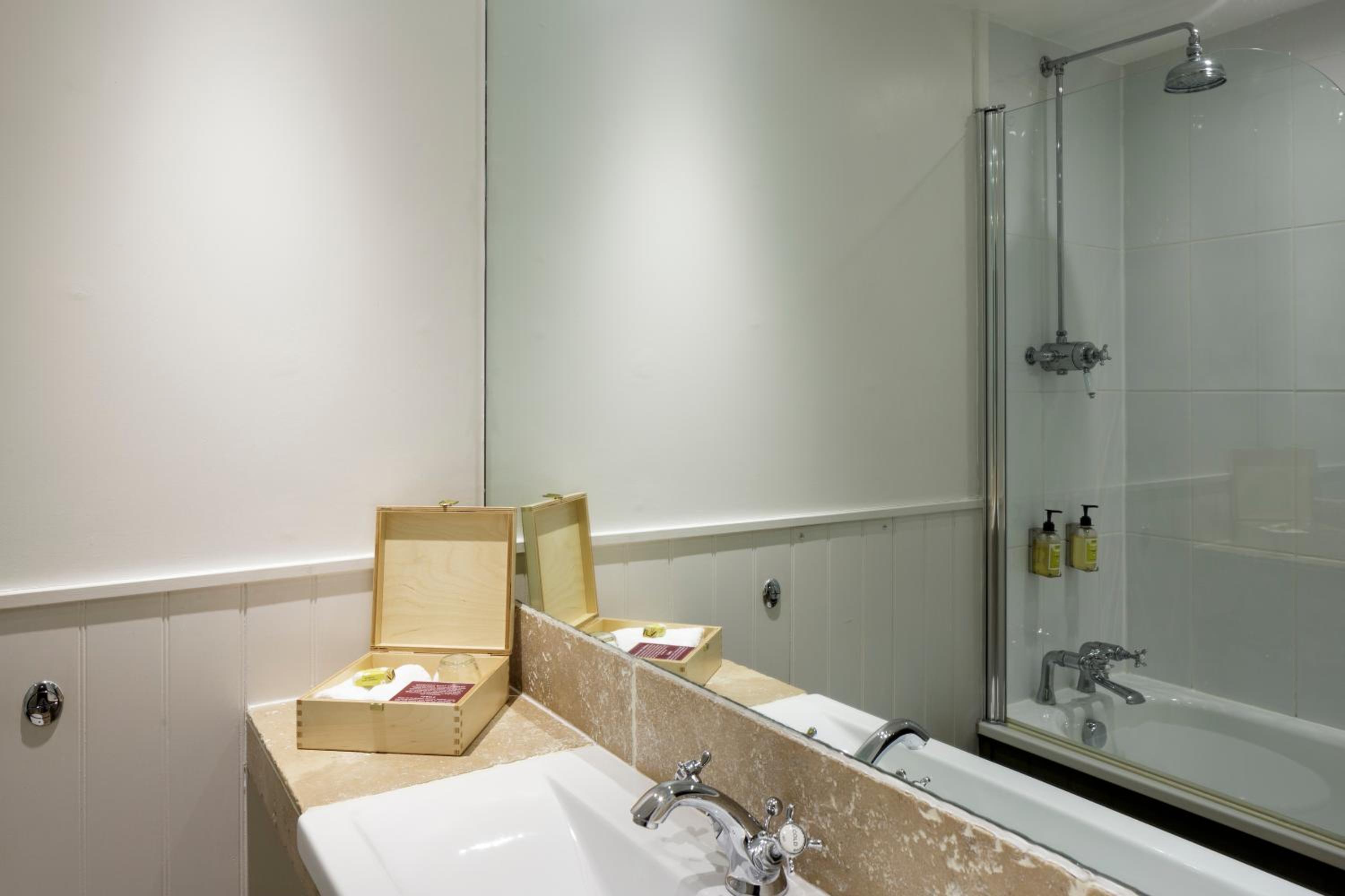 Classic Double Room - Pets Welcome - Photo 4