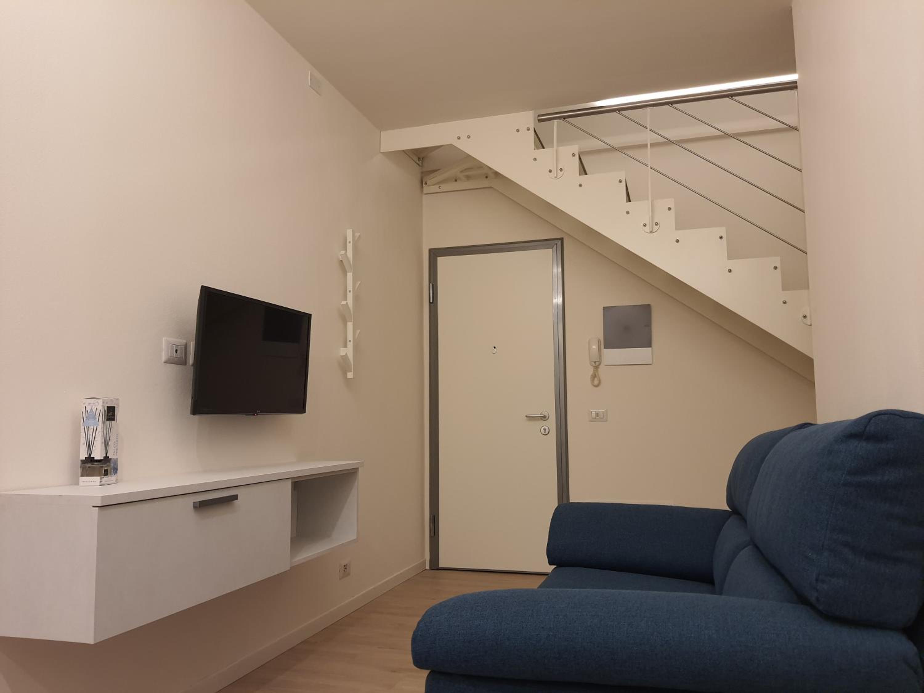 Apartment with Balcony photo 1