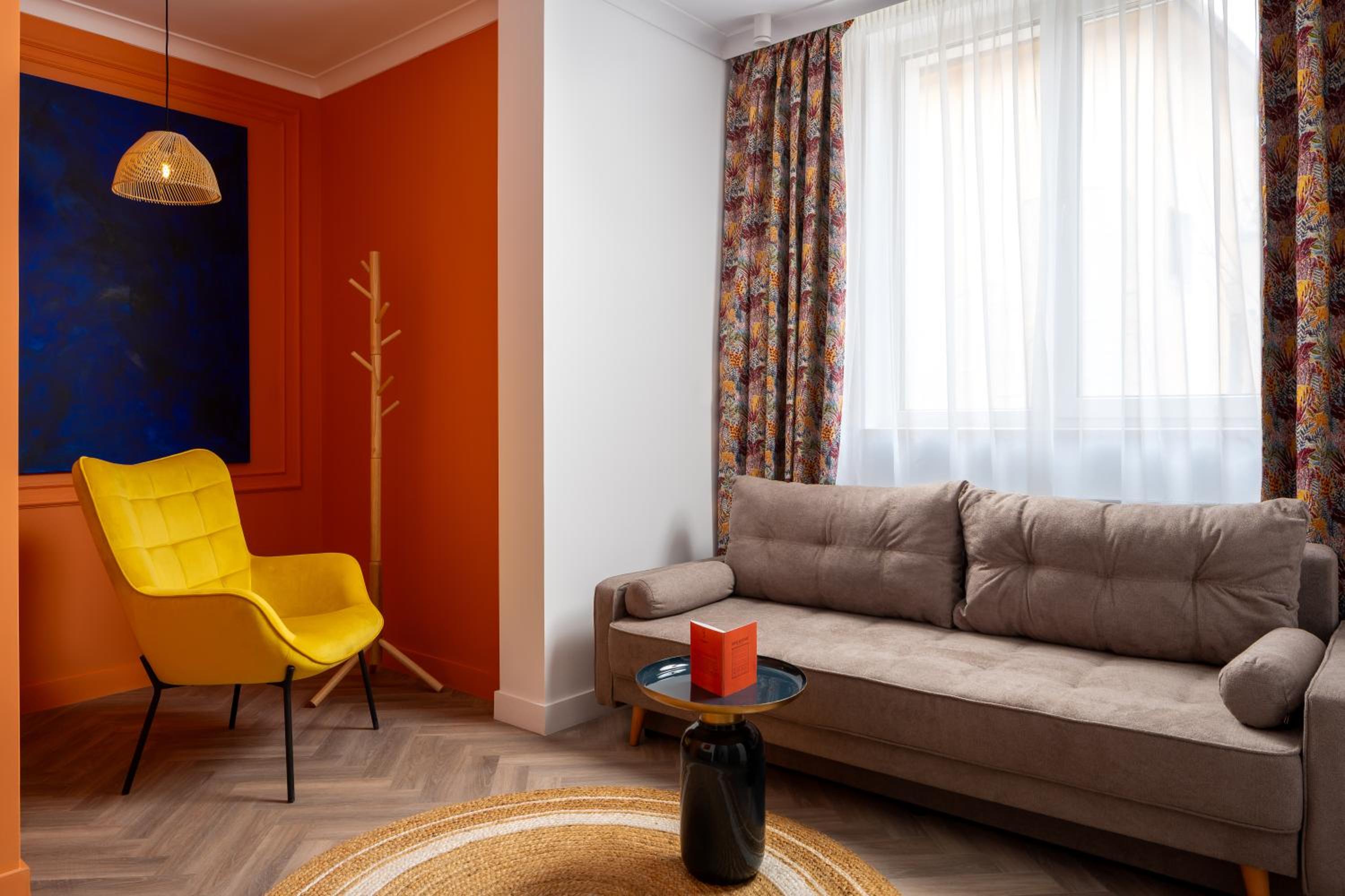 Deluxe Suite - Photo 6