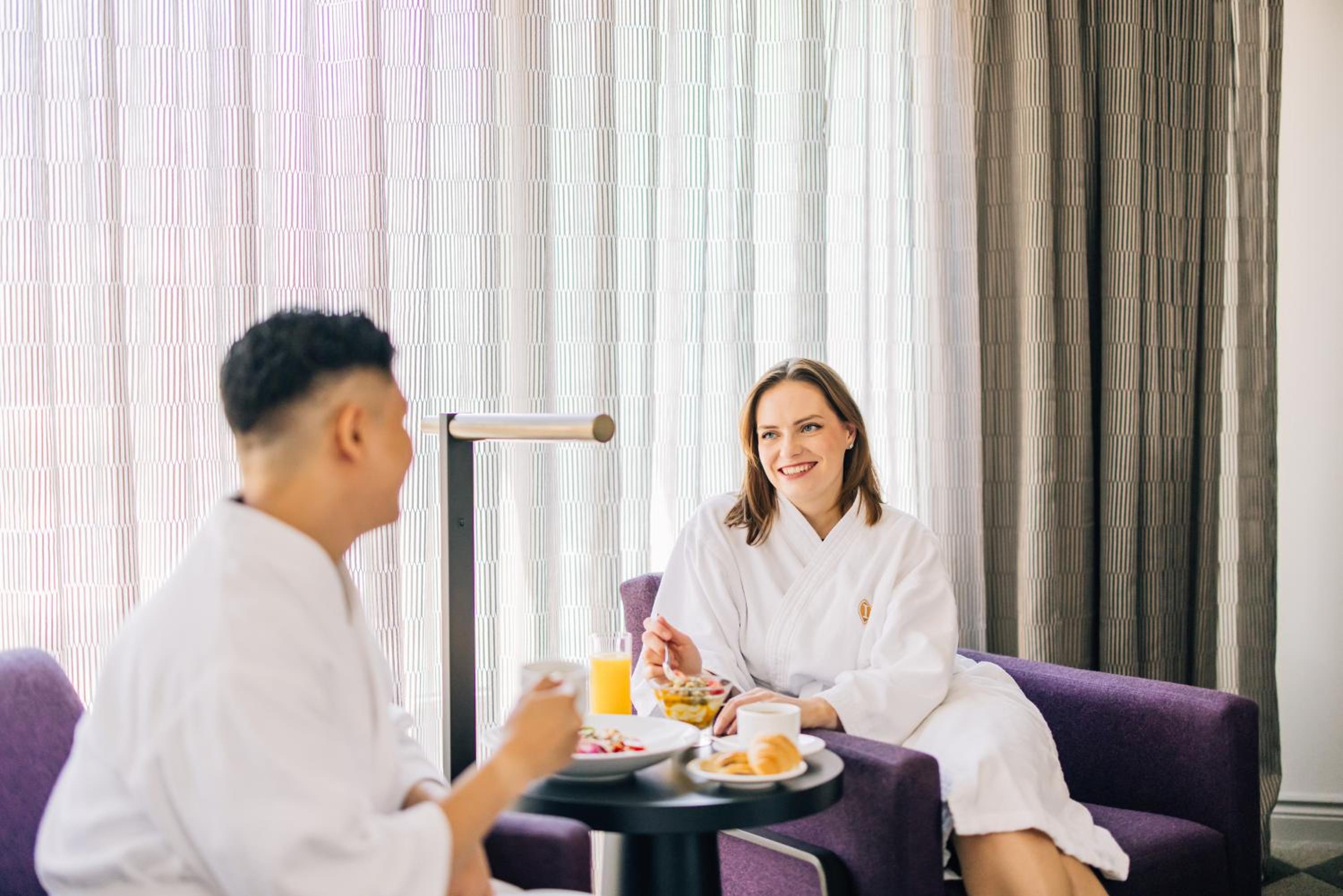 Junior King Suite - Club Lounge Access