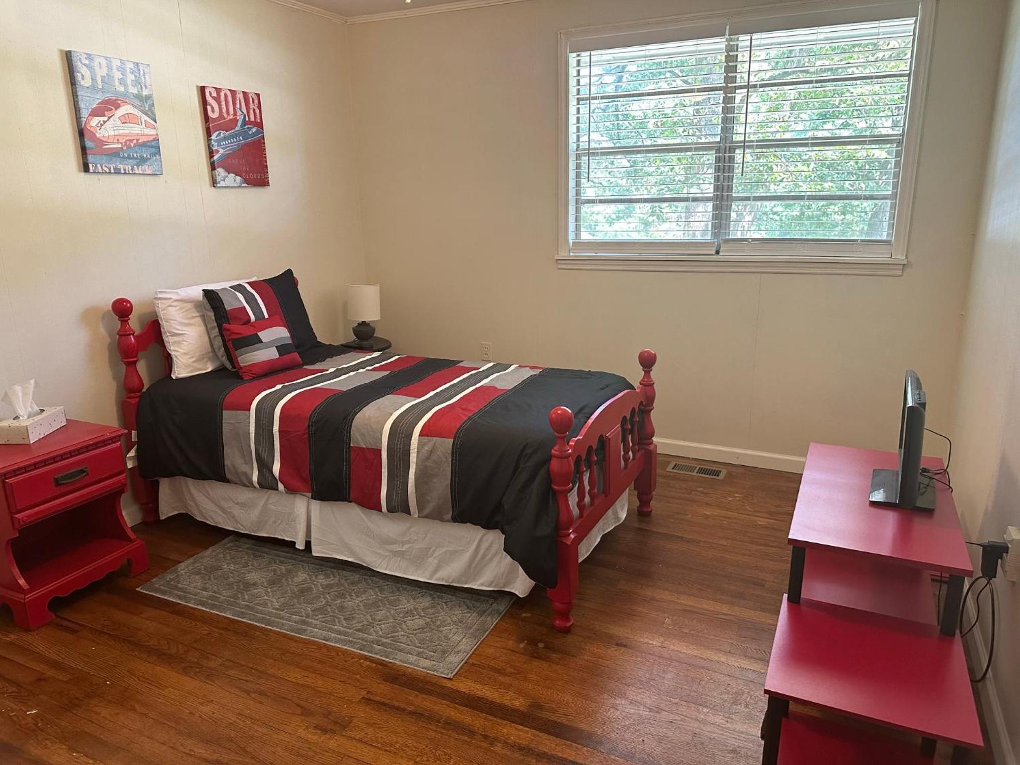Three-Bedroom House photo 1