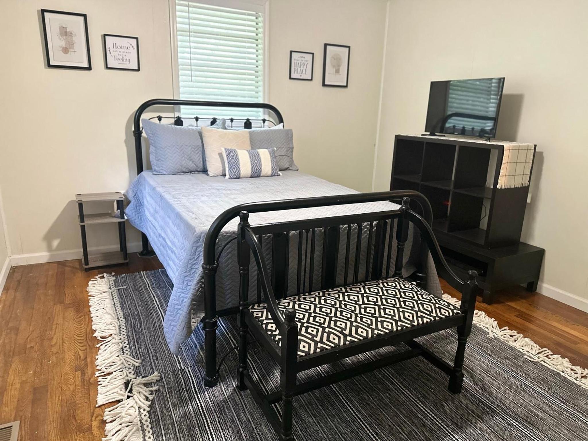 Three-Bedroom House photo 2