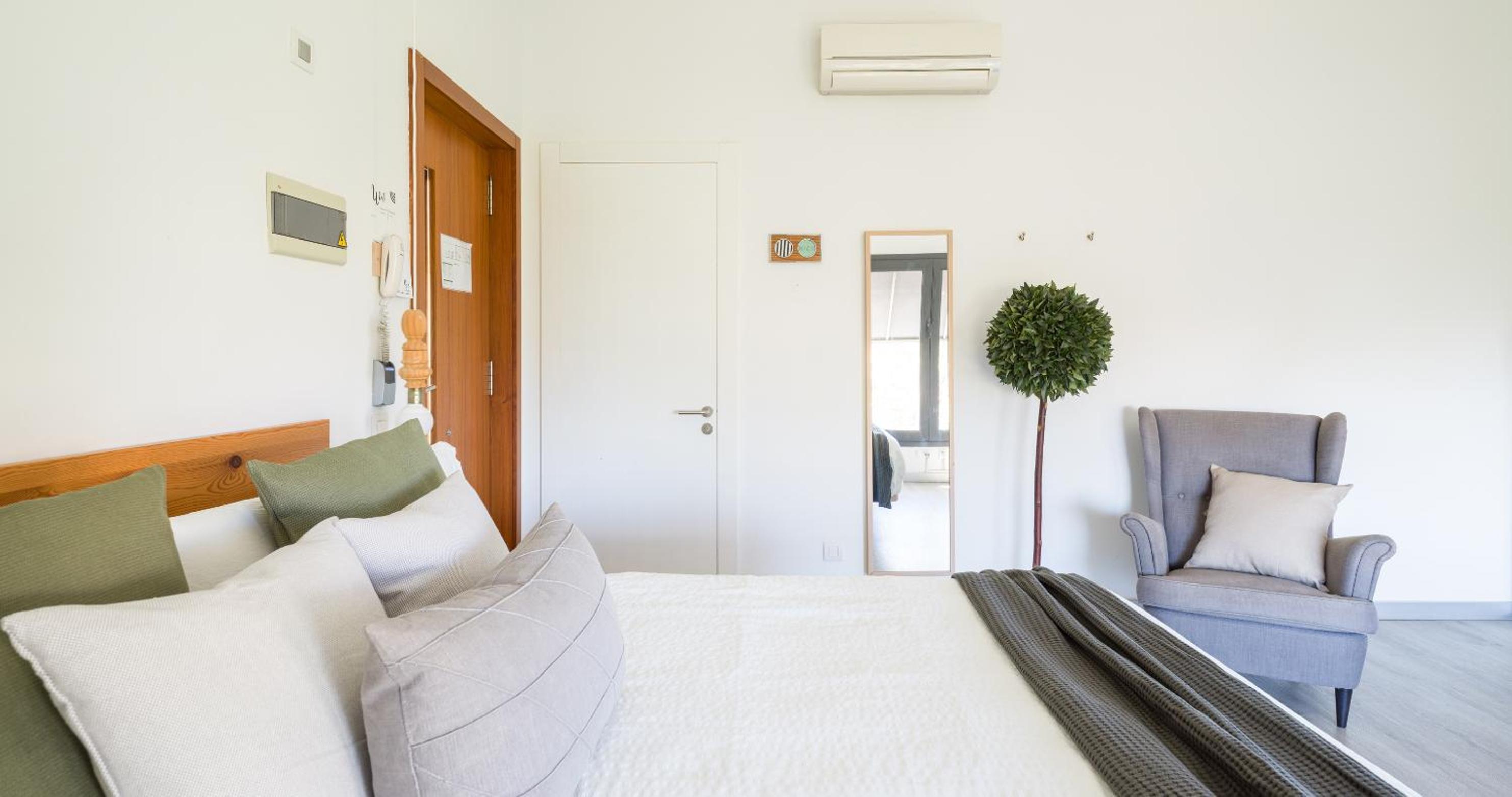 Penthouse Apartment with Terrace thumbnail 5