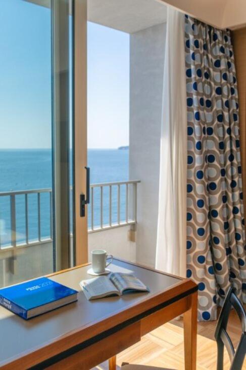 Deluxe Double Room with Sea View - Photo 2