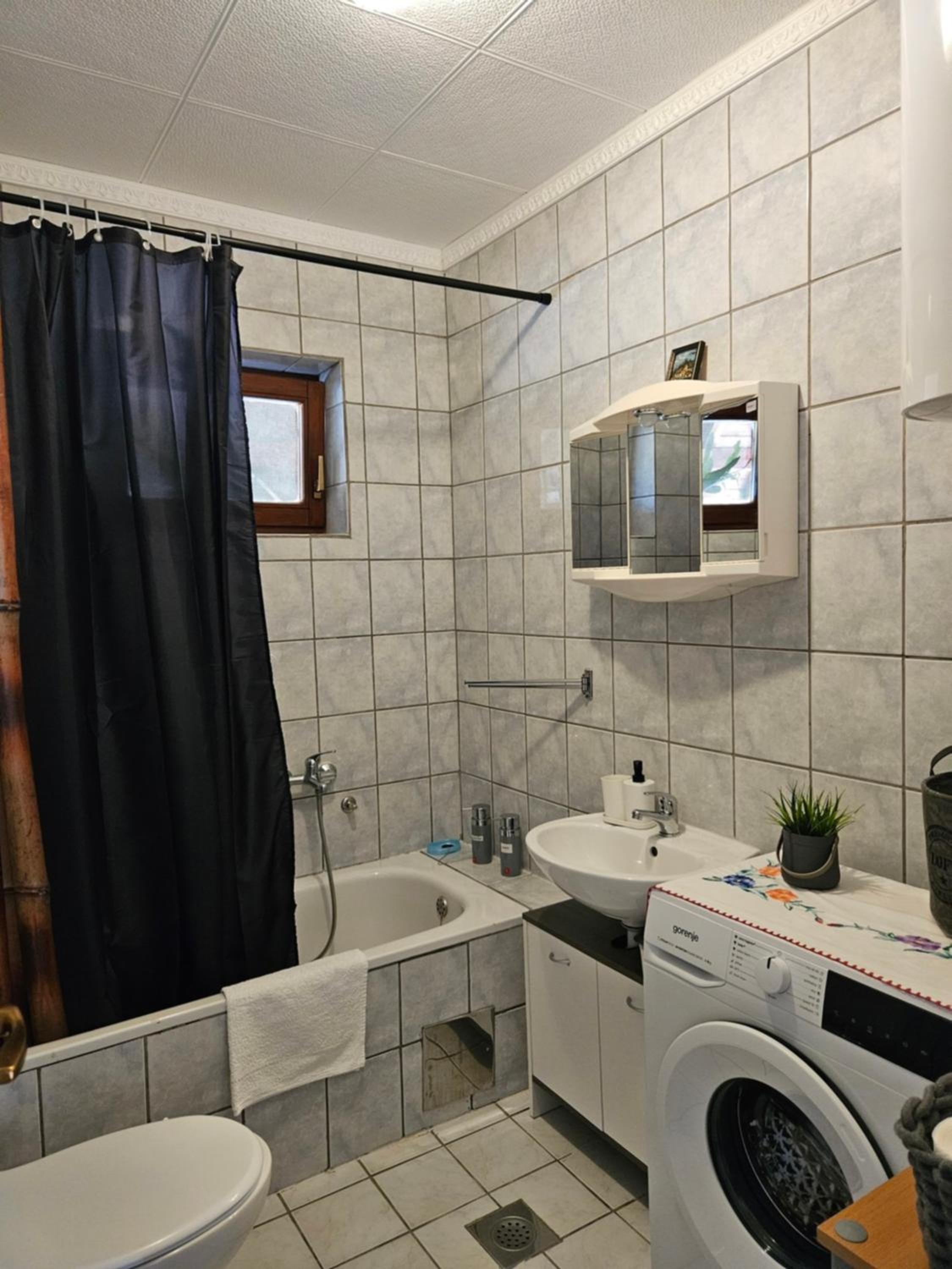 One-Bedroom House photo 2